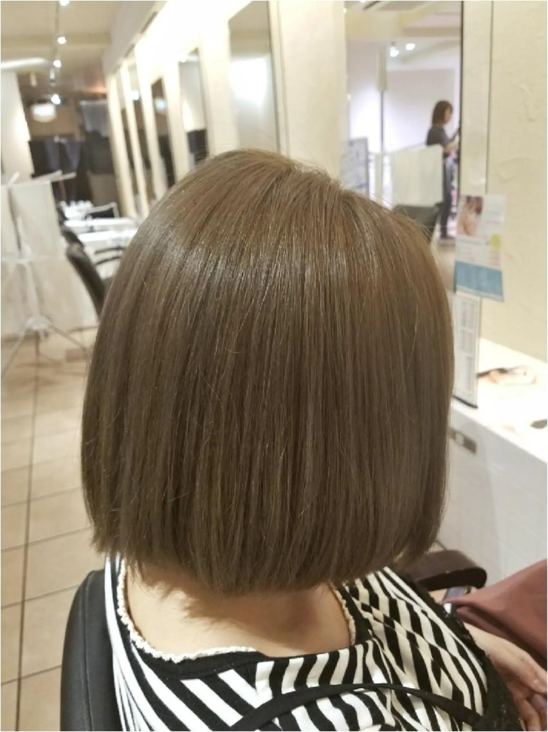 ショート カラー ベージュカラー フォギーベージュ 【髪質改善美容師】t occa茨木篠原健太のヘアスタイル
