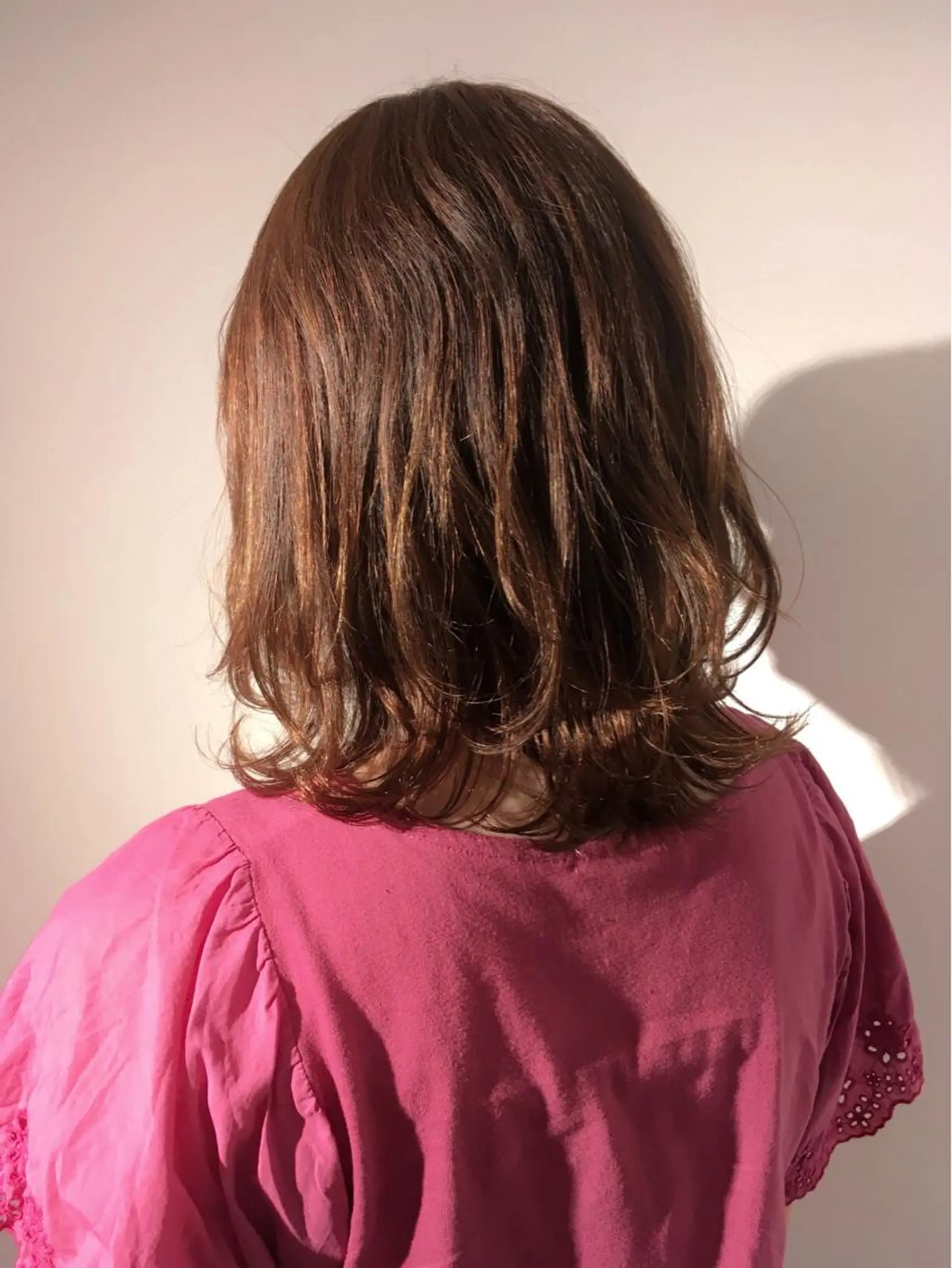 ミディアム カット ヘアカラー ヨナイ チヒロのヘアスタイル