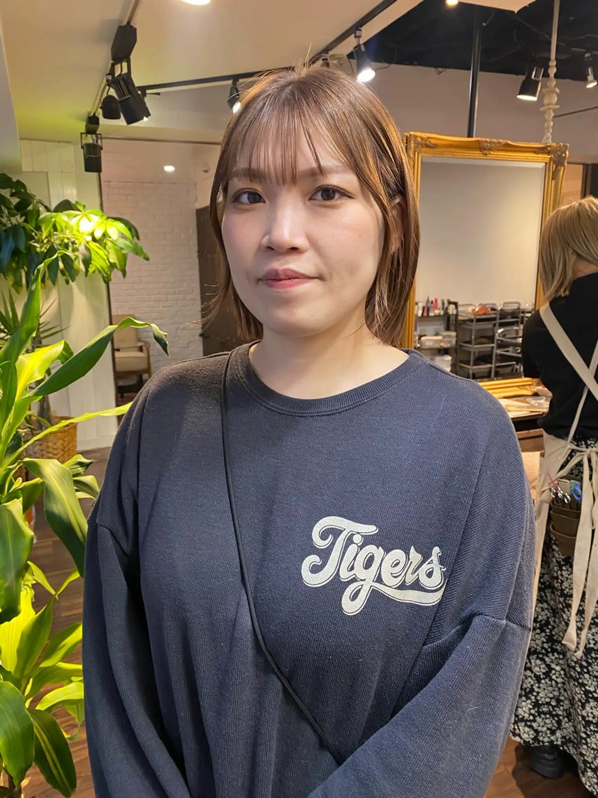 ミディアム カラー ヘアアレンジ ベージュカラー ダブルカラー ハイトーンカラー ボブ 韓国風ヘア カット ヘアカラー トリートメント レイヤーカット×髪質 改善🇰🇷シオリのヘアスタイル