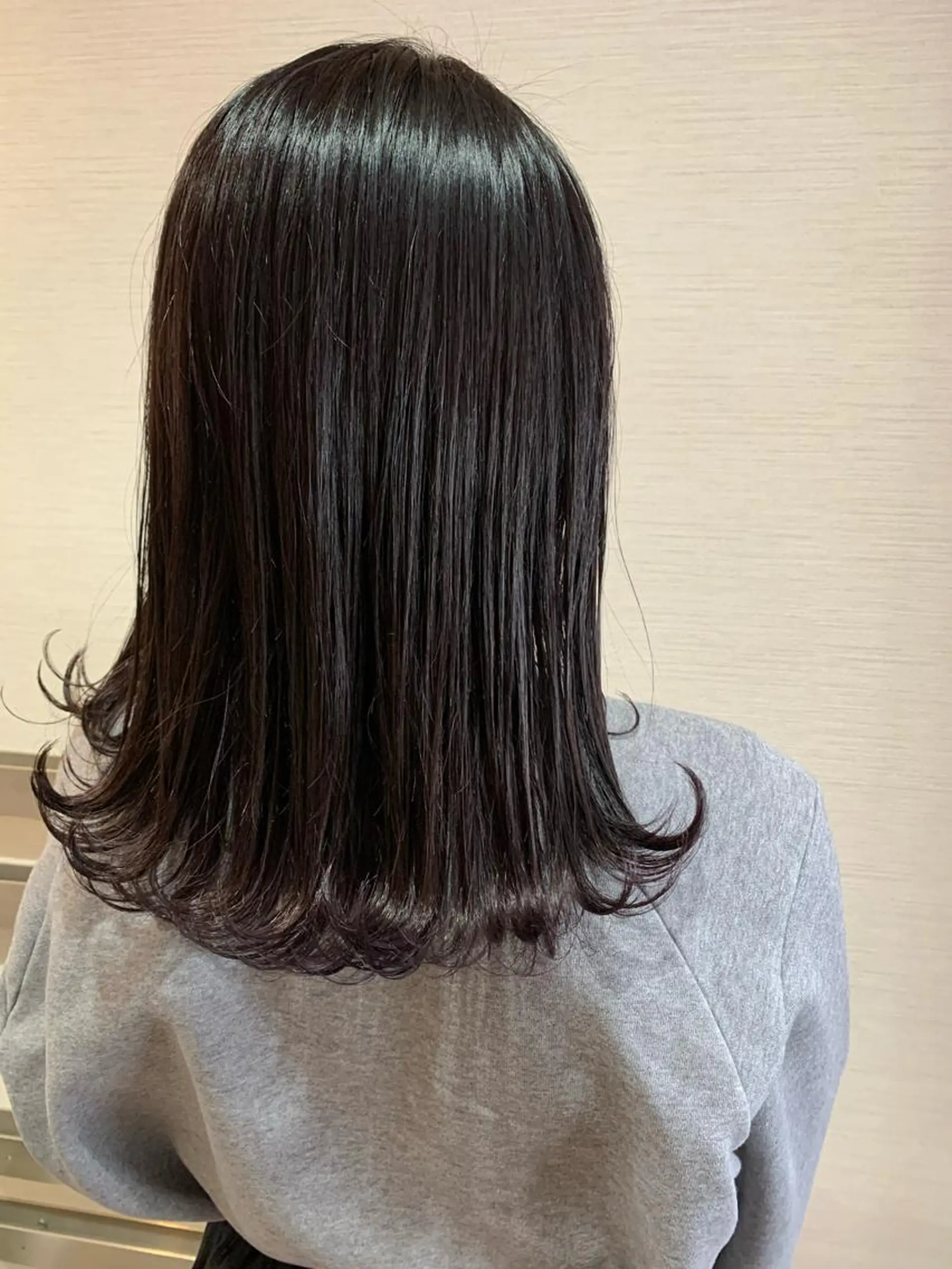 セミロング カラー 蓮見  友里のヘアスタイル