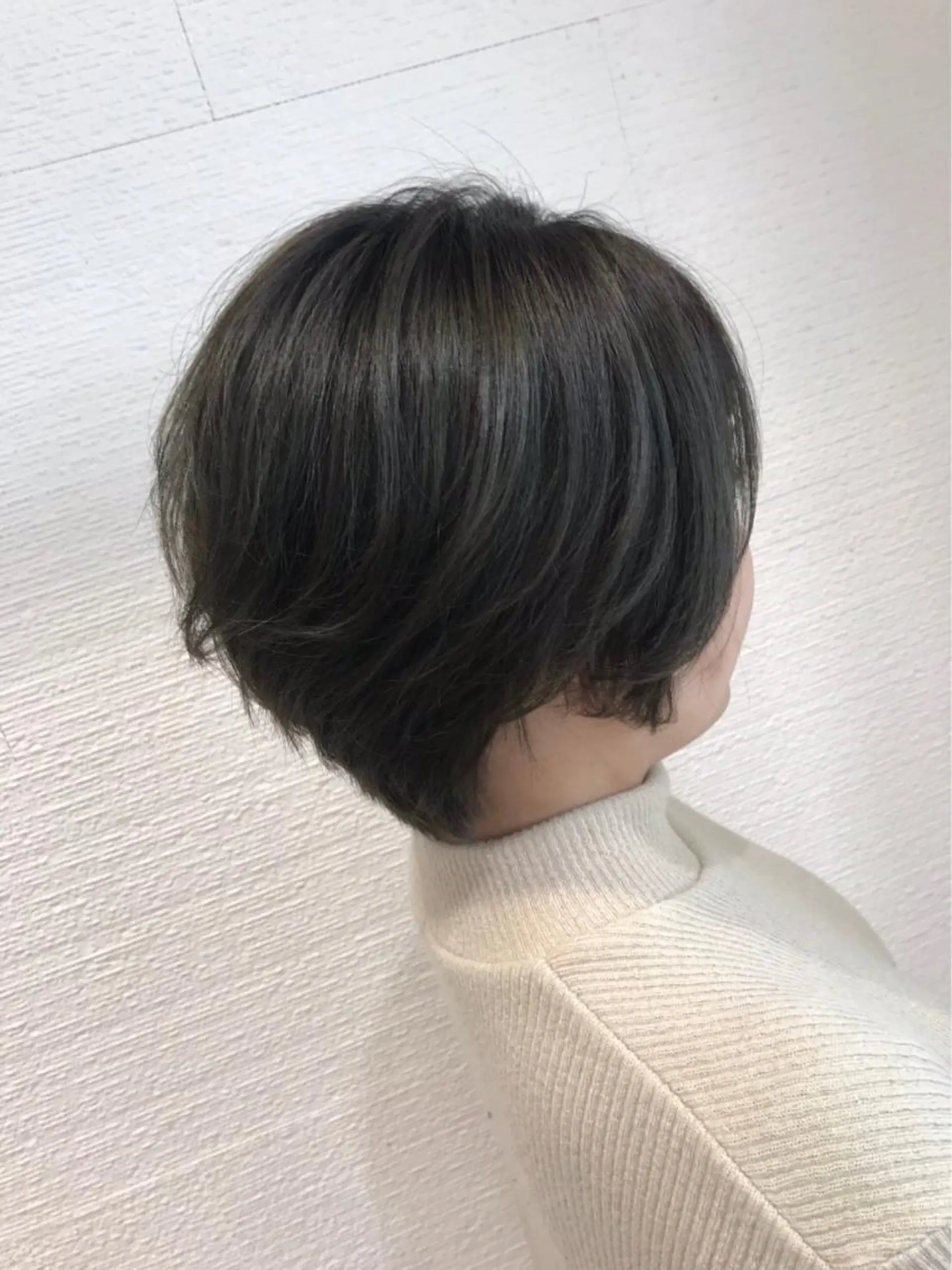 ショート パーマ 白髪ぼかしハイライト 茗荷谷駅徒歩2分のヘアスタイル