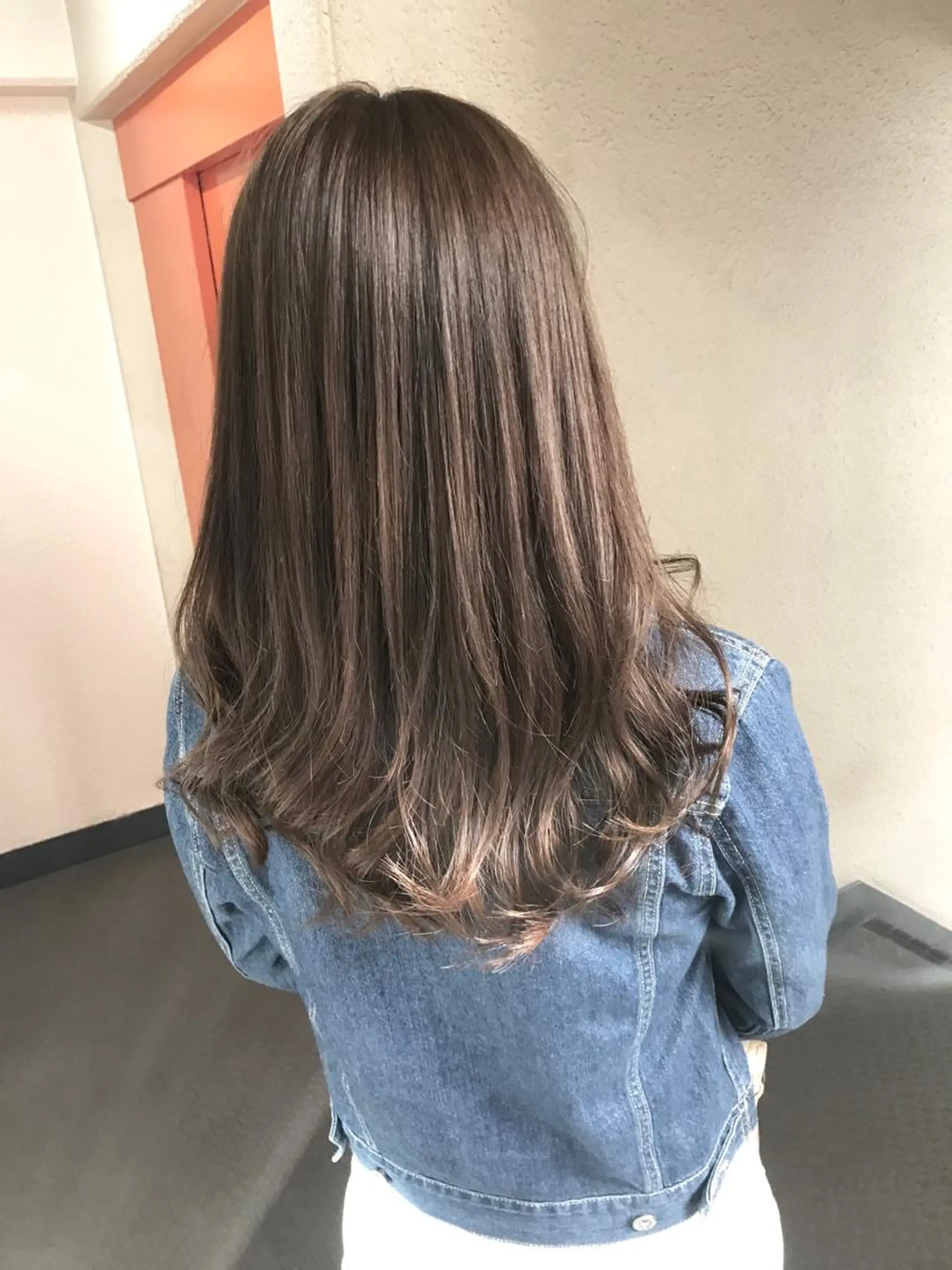 ミディアム カラー アッシュ カット ヘアカラー トリートメント 💎髪質改善💎 デザイナーshinのヘアスタイル