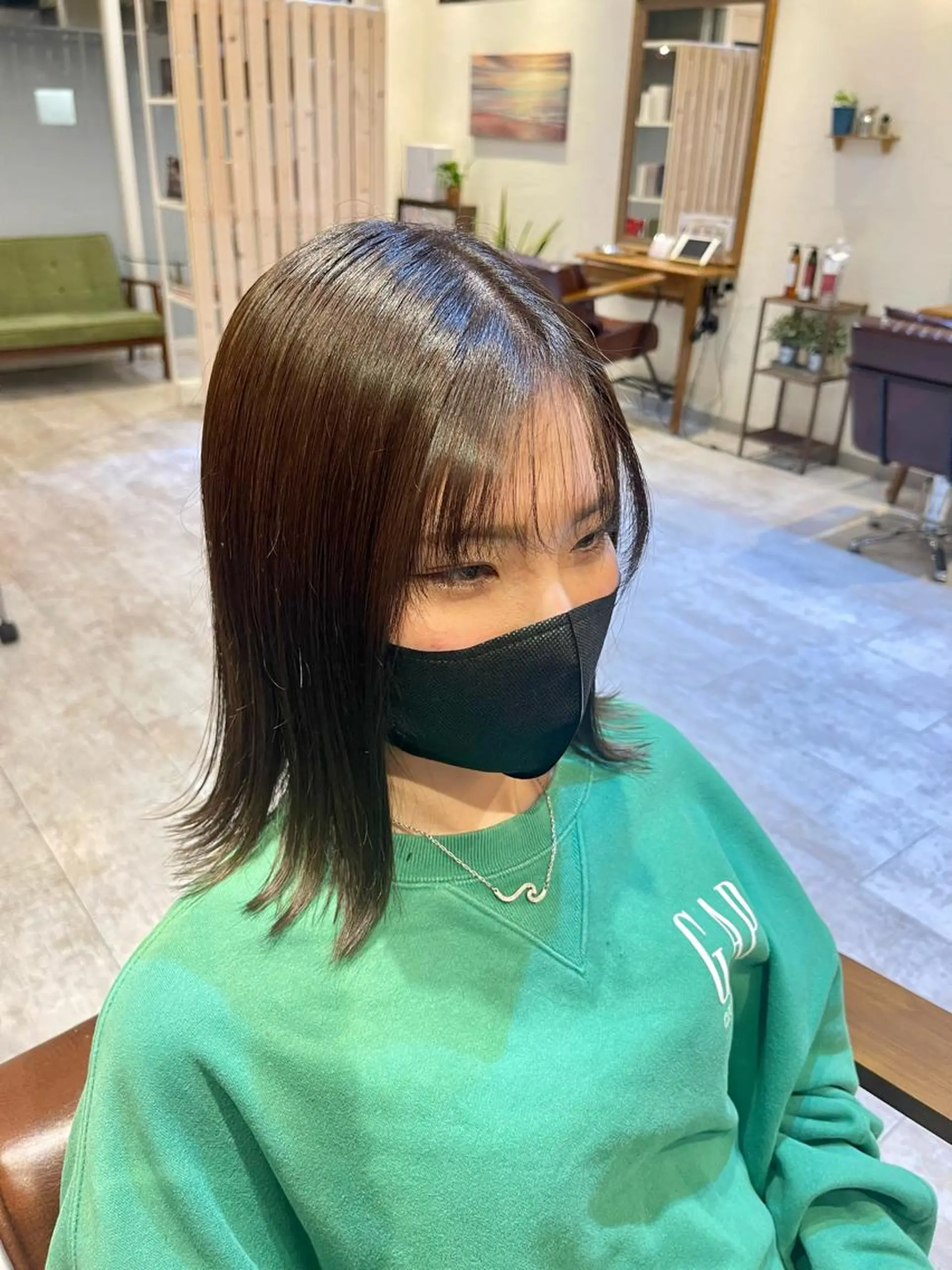 セミロング 外ハネヘア カット ヘアカラー トリートメント 🍭透明感カラー 志賀拓海🍬🌈のヘアスタイル