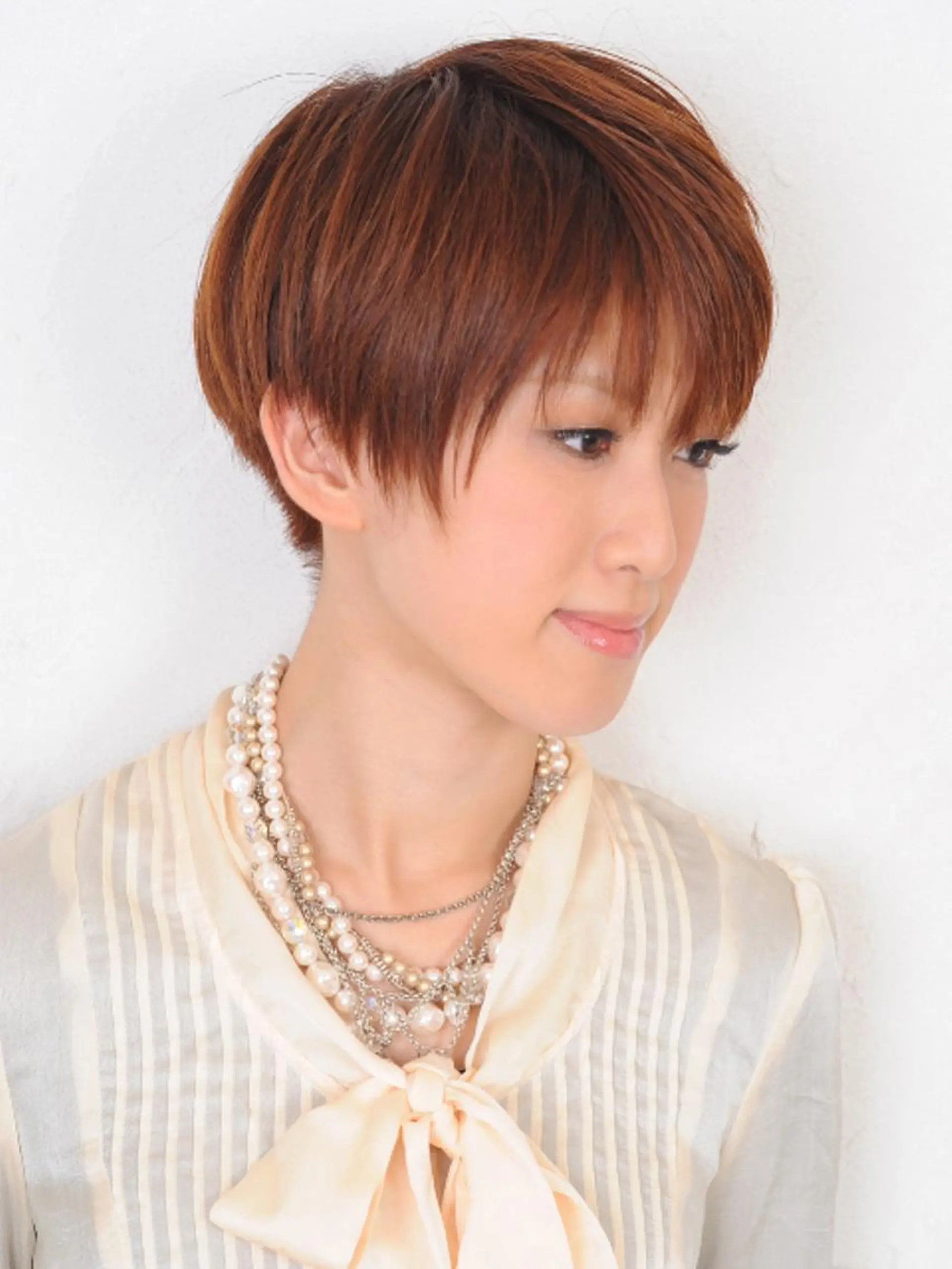 ショート カラー 透明感カラー 小顔カット ✨hair make flencia✂️✨のヘアスタイル