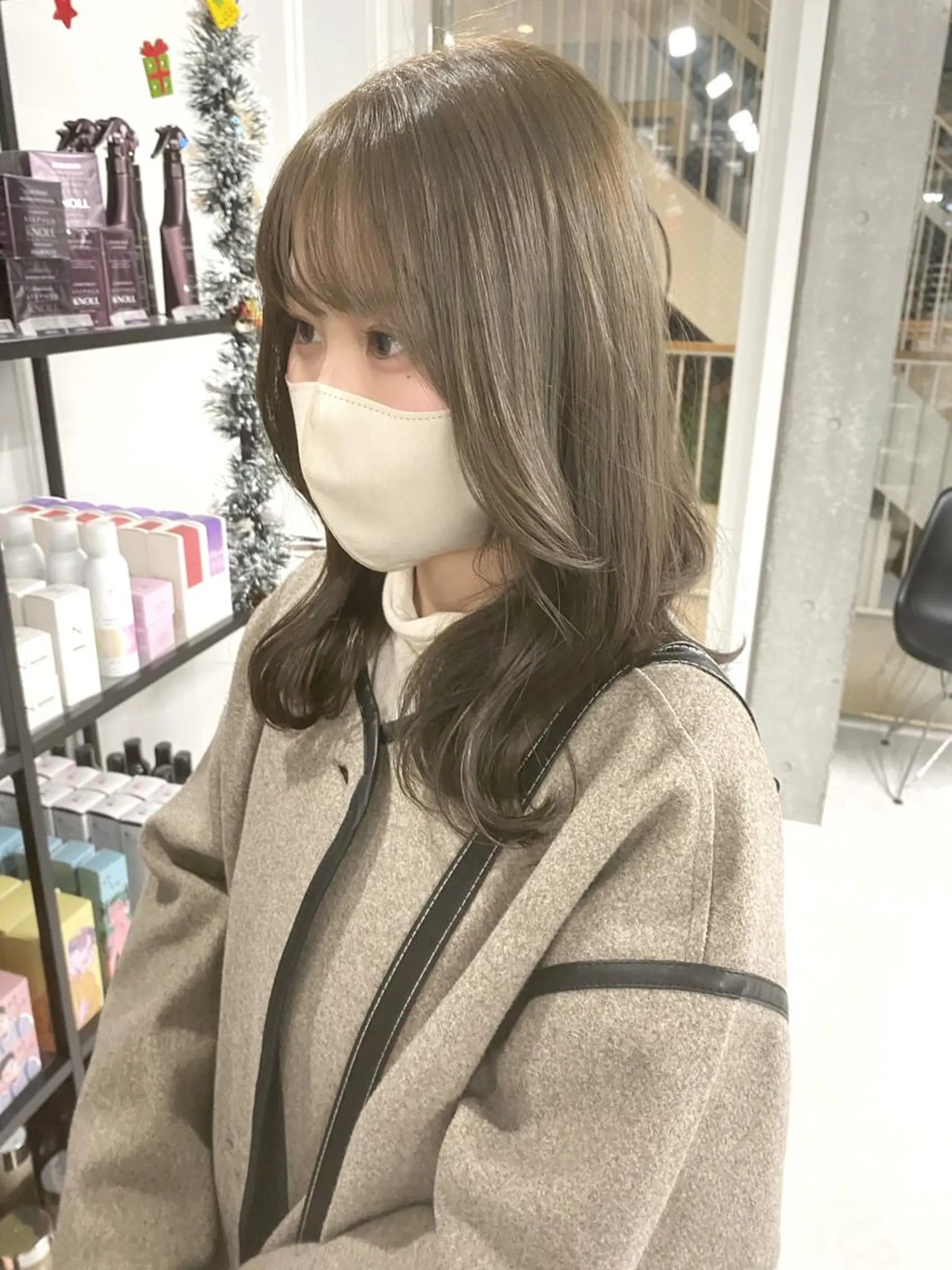 セミロング カラー ヘアアレンジ ブリーチ ケアブリーチ ダブルカラー ハイライトカラー イルミナカラー 🌷FUKA🌷 まろやかハイトーンのヘアスタイル