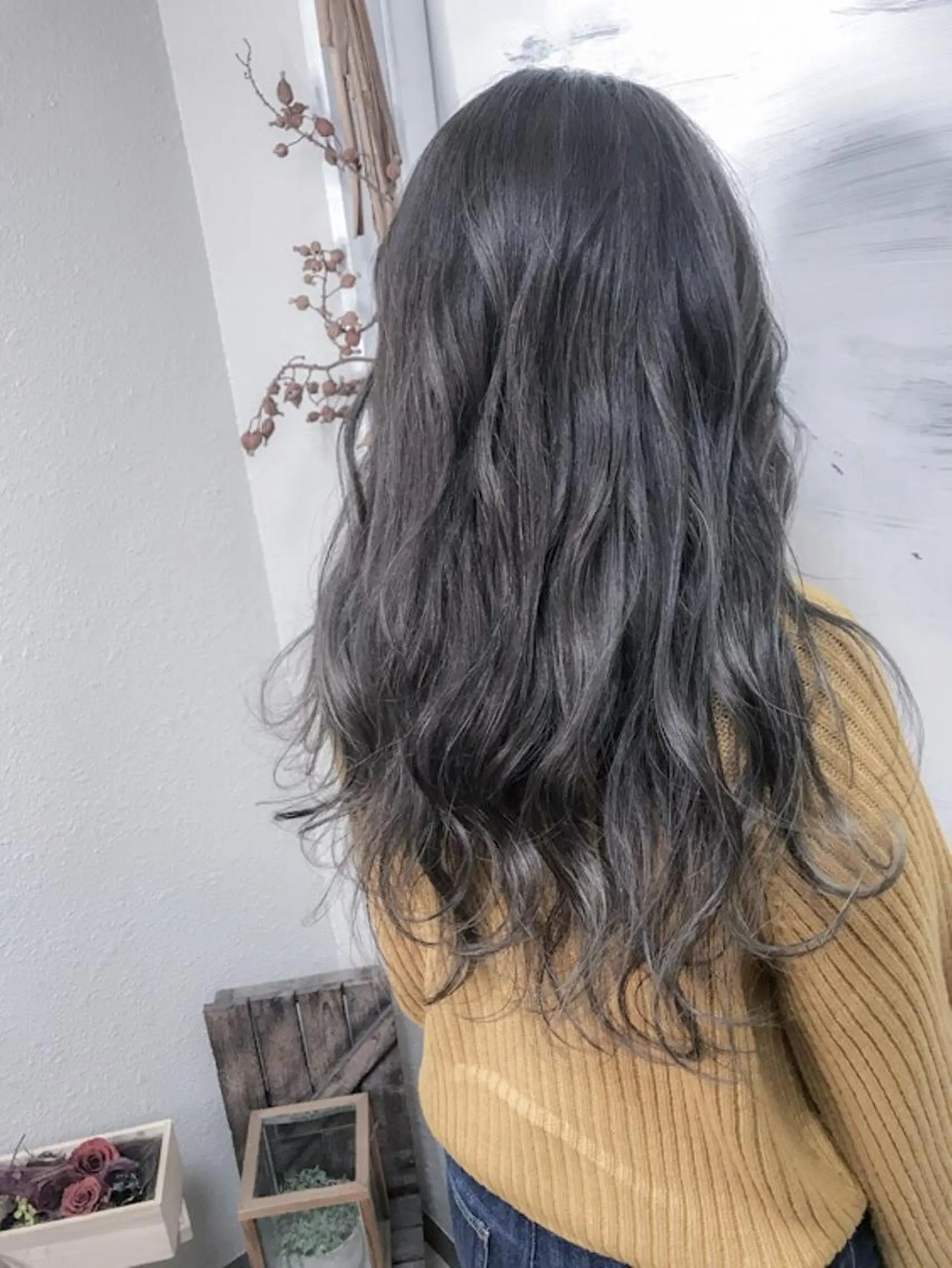 ロング カラー アディクシーカラー ハイライトカラー イルミナカラー ハイライト ヘアカラー BOX mico.のヘアスタイル