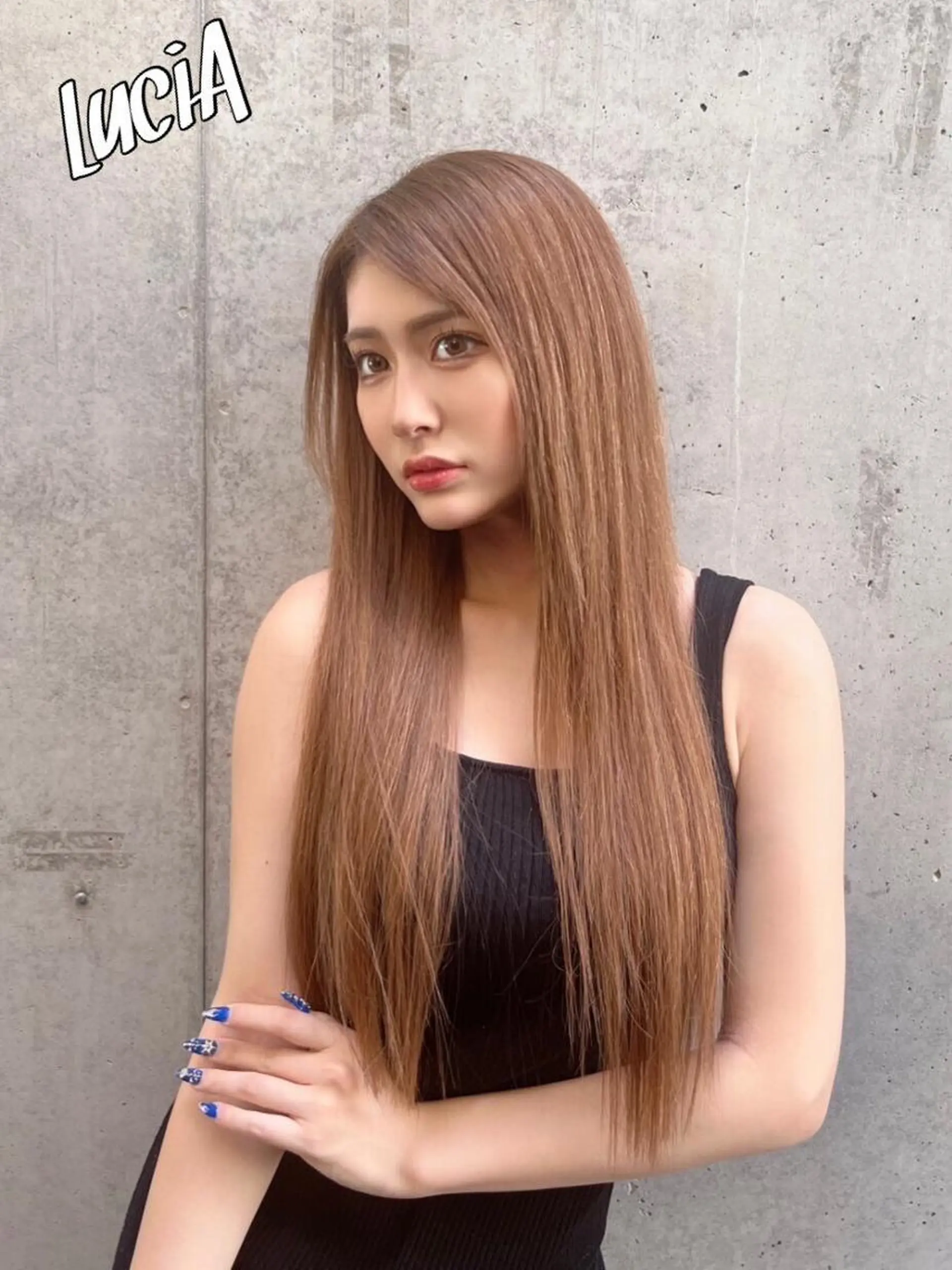 ロング カラー ヘアアレンジ シールエクステ 黒髪 ダブルカラー ハイトーンカラー エクステ LuciAエクステ カラー3000セラのヘアスタイル