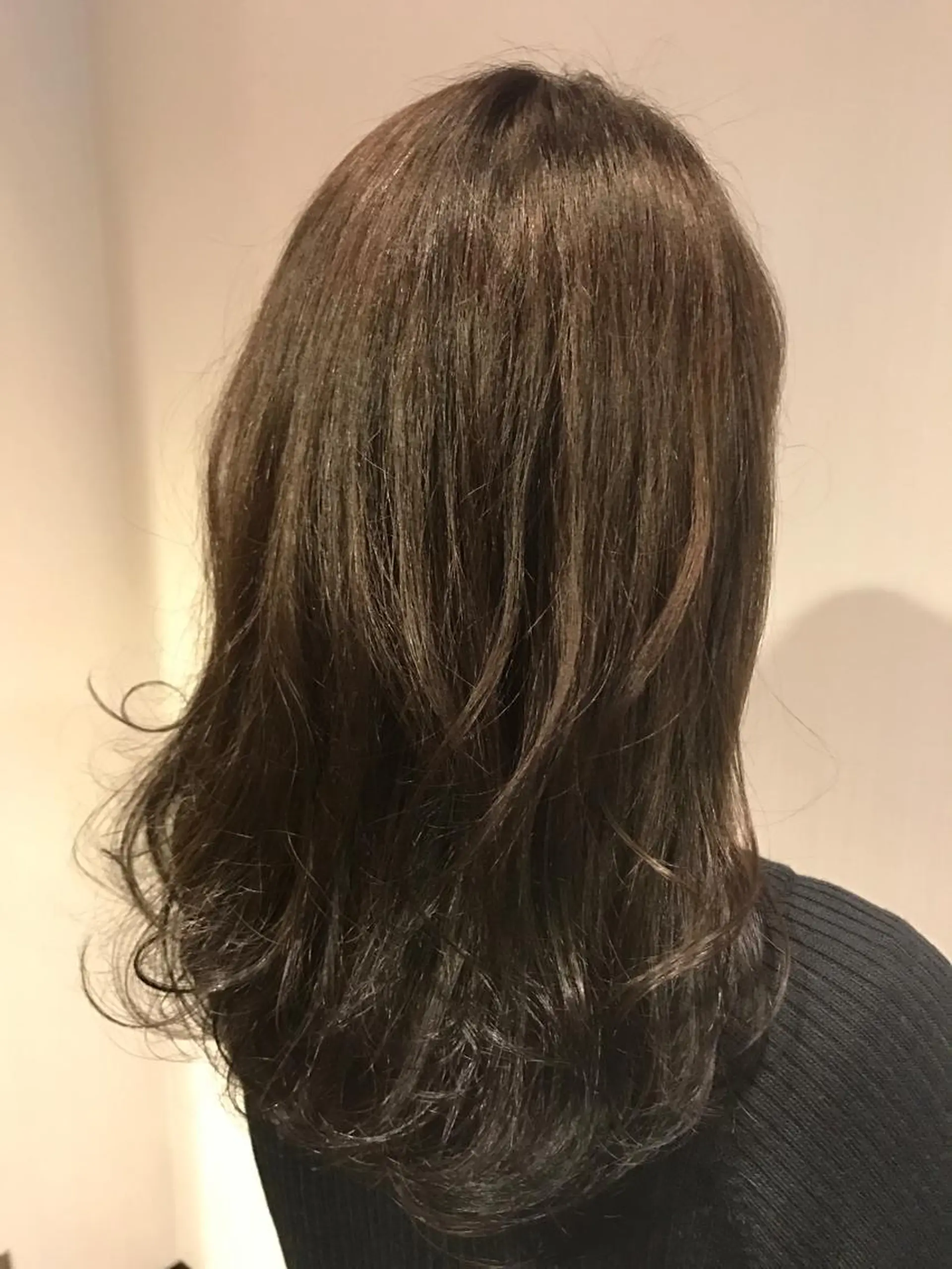 ミディアム カラー ベージュカラー ひろせ かなのヘアスタイル