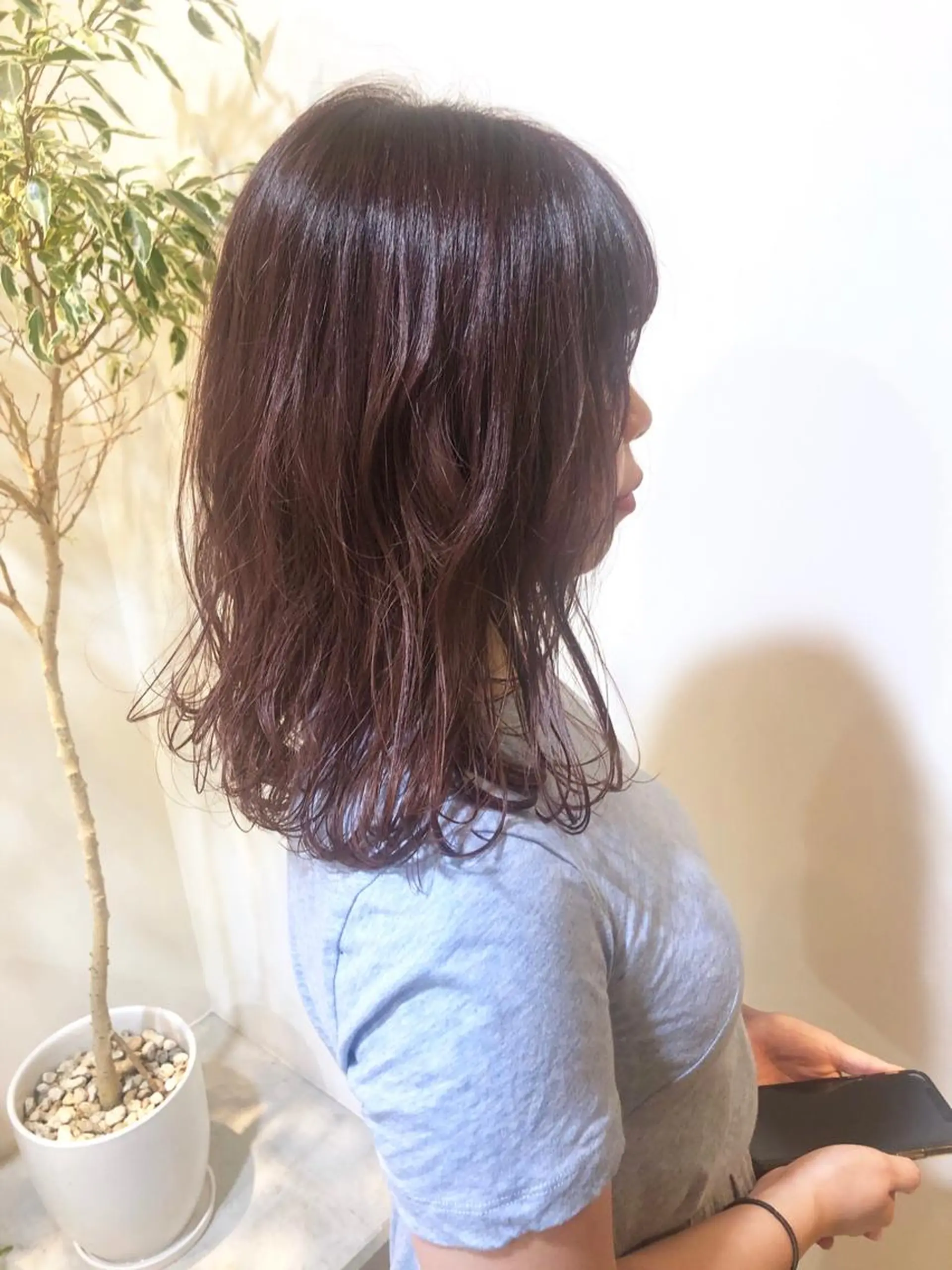 ミディアム カラー MIOベージュカラー 柔らかいカラーのヘアスタイル