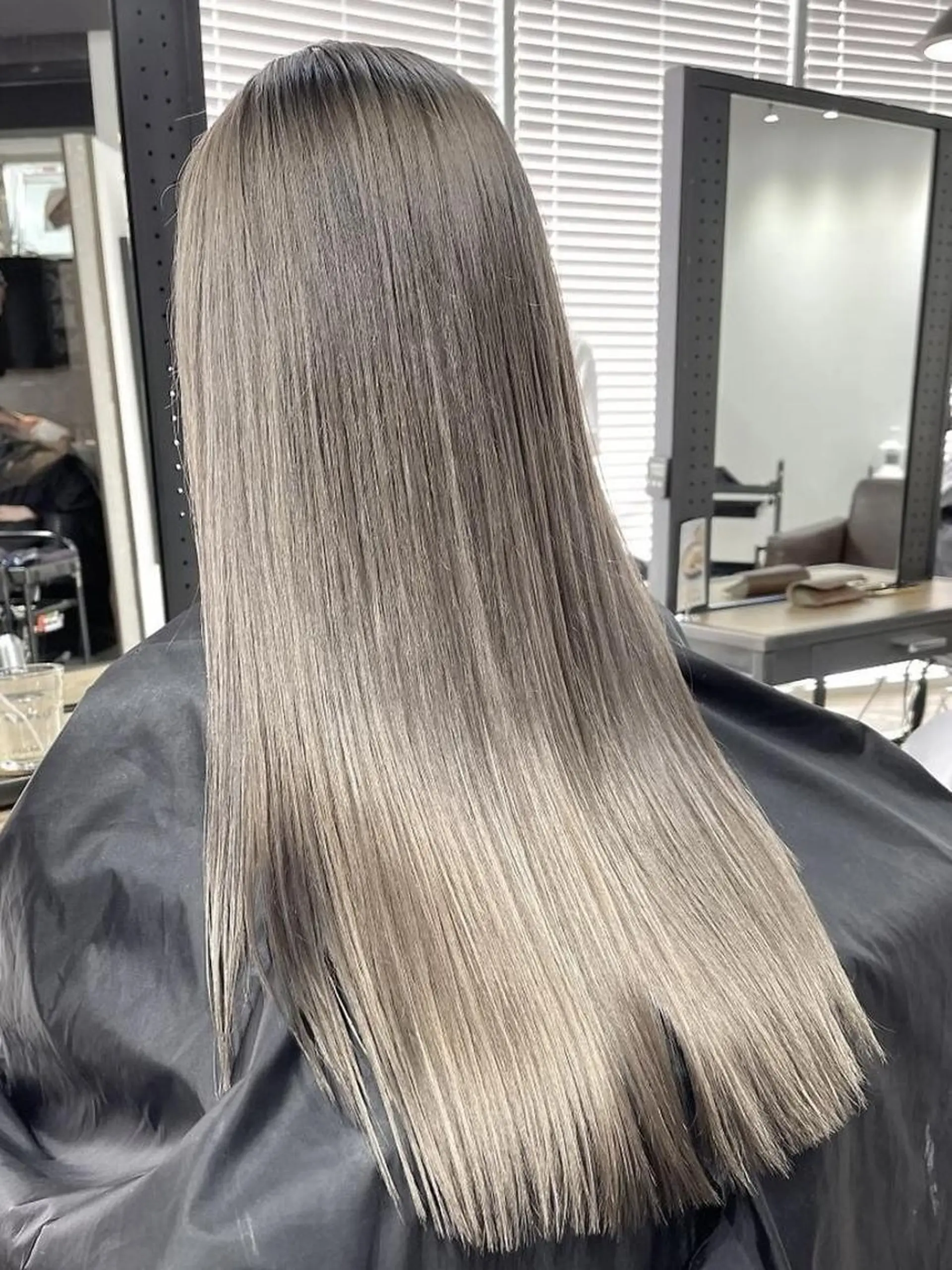 セミロング ヘアカラー トリートメント ARCANAブリーチ ダブルカラー🌟原宿のヘアスタイル