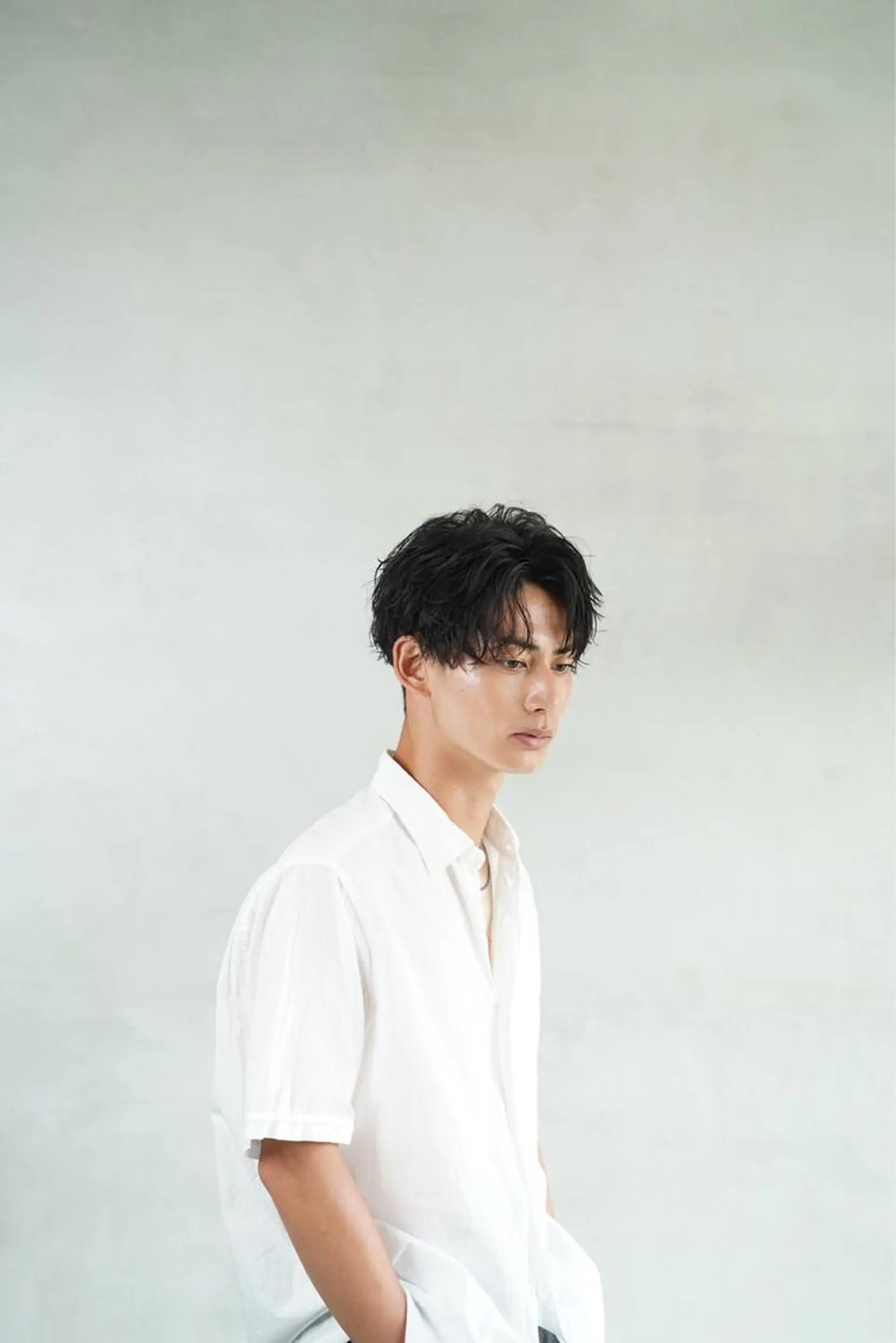 ミディアム パーマ メンズ ミディアムパーマ マッシュ メンズパーマ ツイストスパイラルパーマ 波巻きパーマ カット パーマ fifth 天神大名所属・天神大名メンズパーマ メンズショートのヘアスタイル