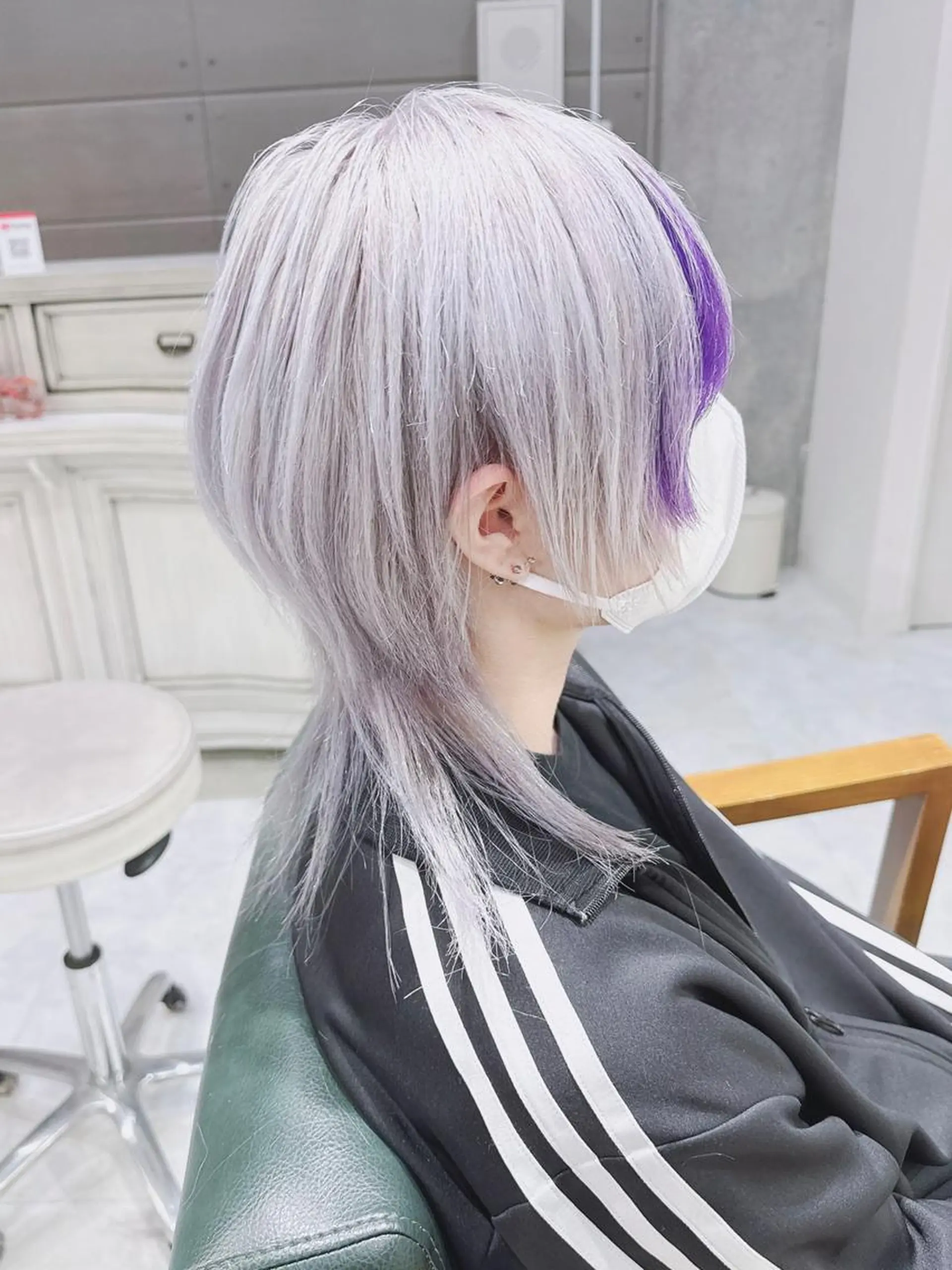 セミロング ヘアアレンジ カラー ラベンダーカラー シルバー ホワイトシルバー Days 透明感カラーのヘアスタイル