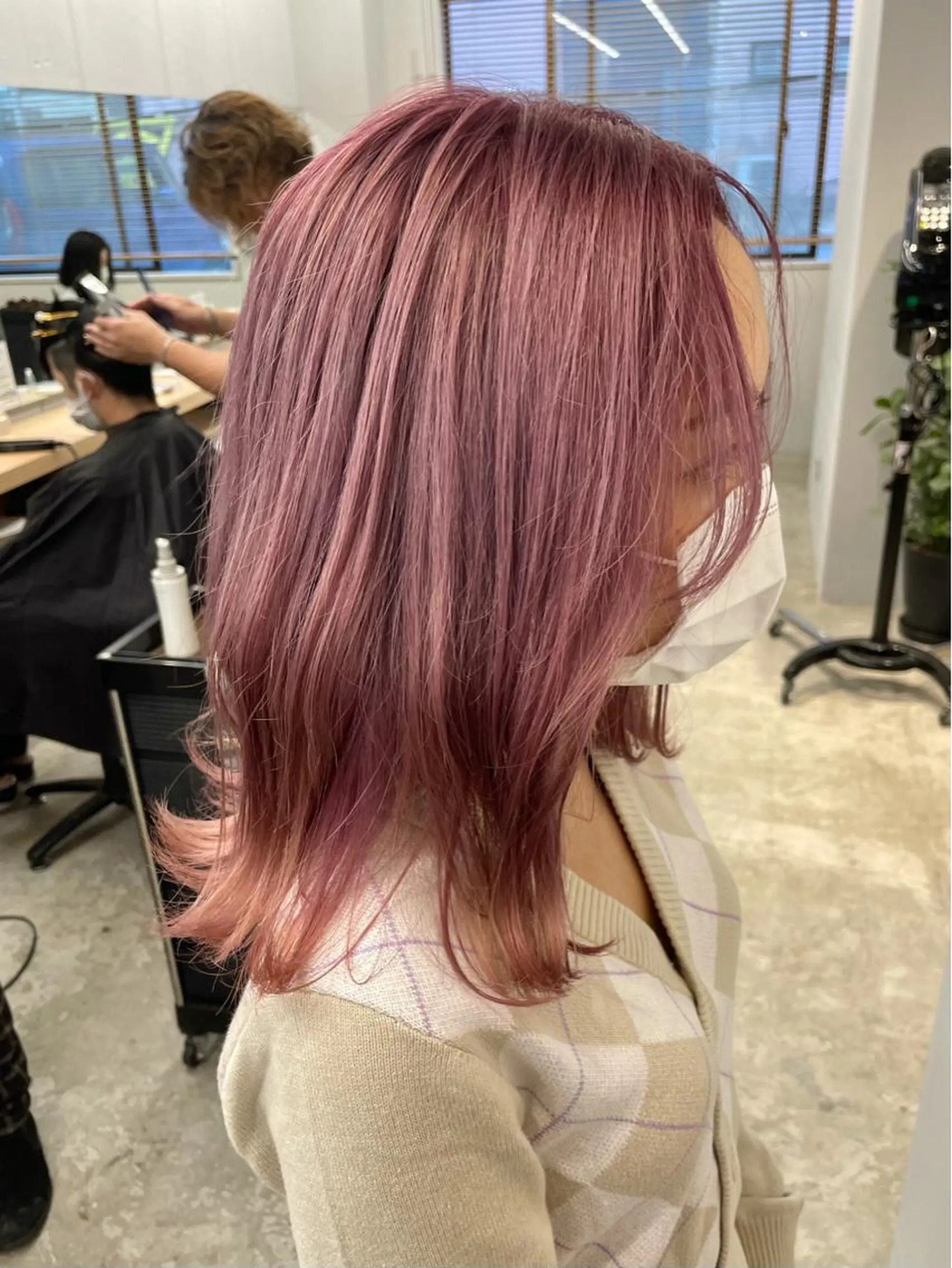 セミロング ior北千住【イオール⠀】所属・SAEKI【ior 】北千住店ブリーチのヘアスタイル