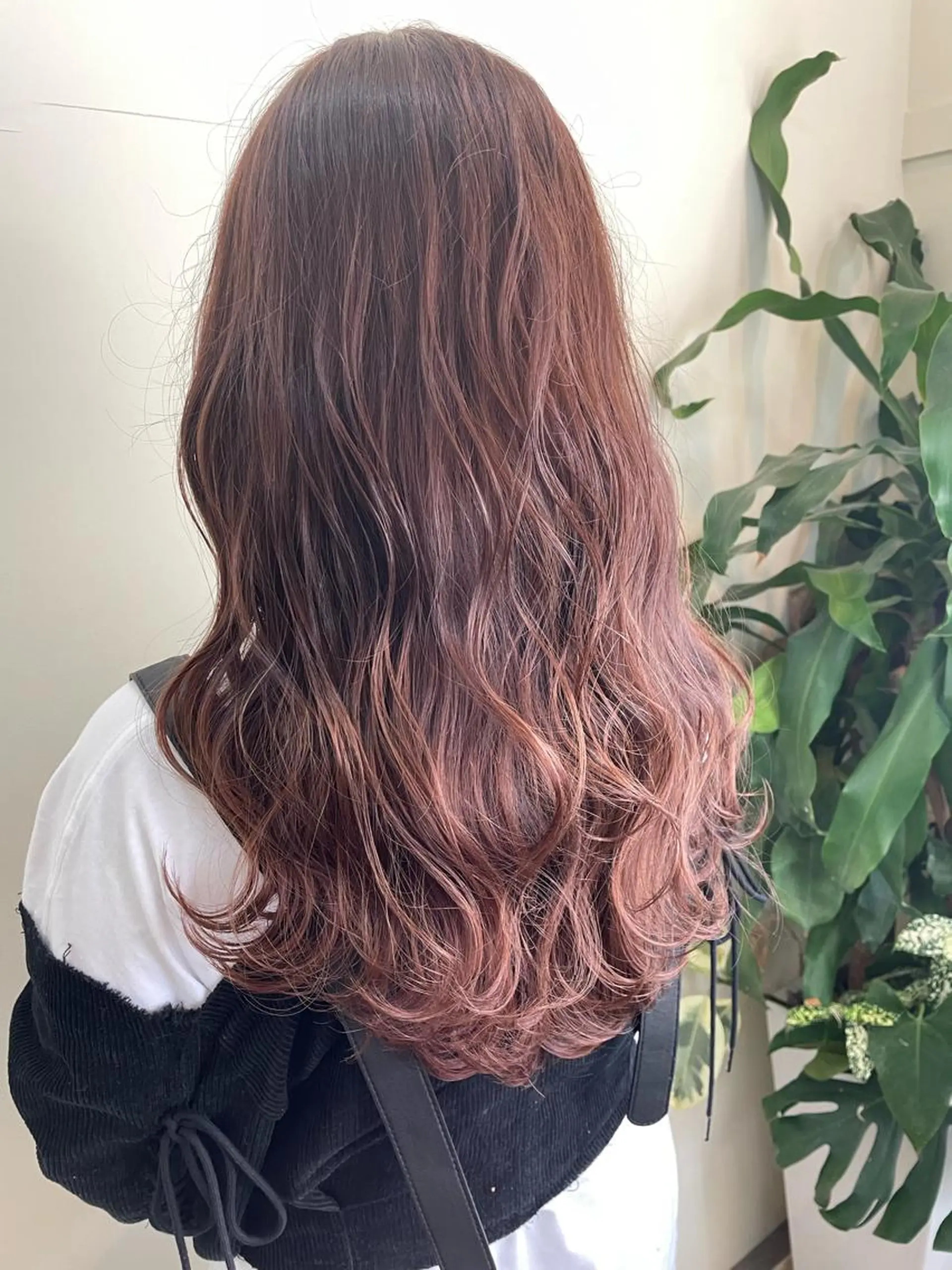 カラー バレイヤージュ ブリーチ ケアブリーチ ダブルカラー イヤリングカラー 戸川 紗良のヘアスタイル