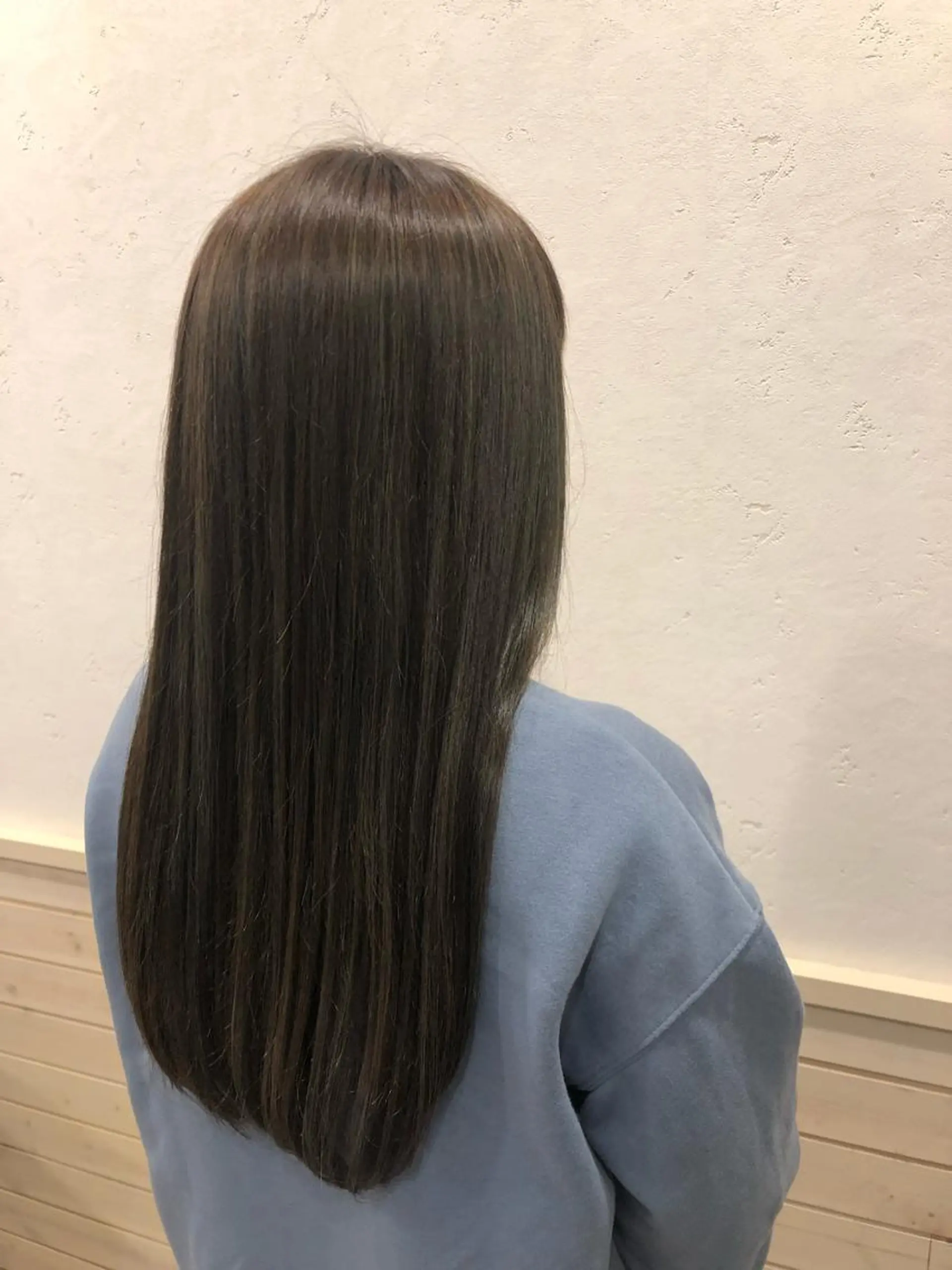 ロング カラー アッシュ オリーブアッシュ カット ヘアカラー 縮毛矯正 みうら さやかのヘアスタイル