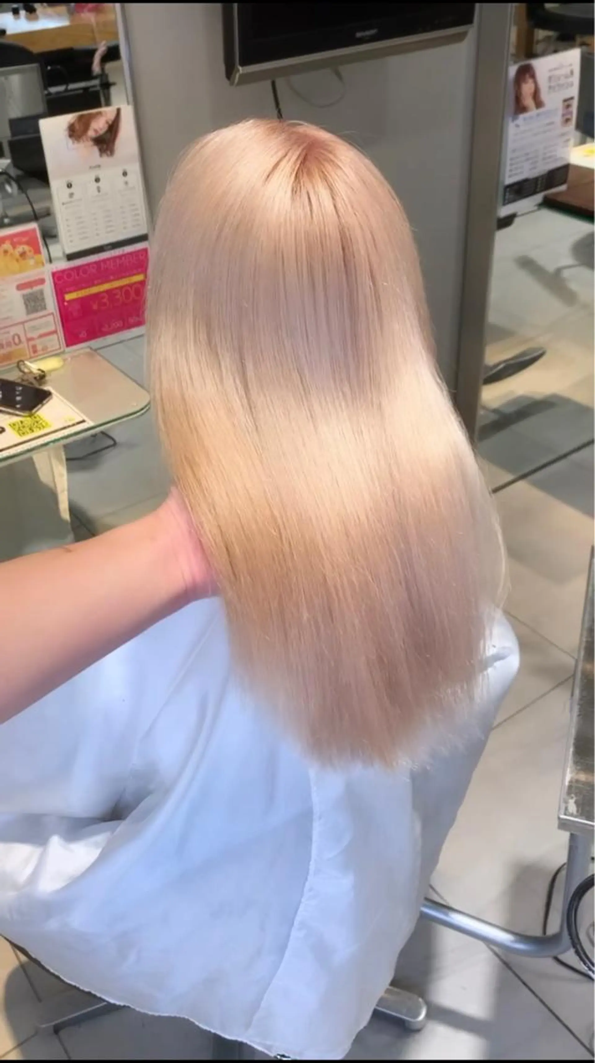 セミロング カラー パーマ ヘアアレンジ メンズ キッズ ネイル マツエク・マツパ 酸性ストレート 髪質改善大槻勇樹のヘアスタイル