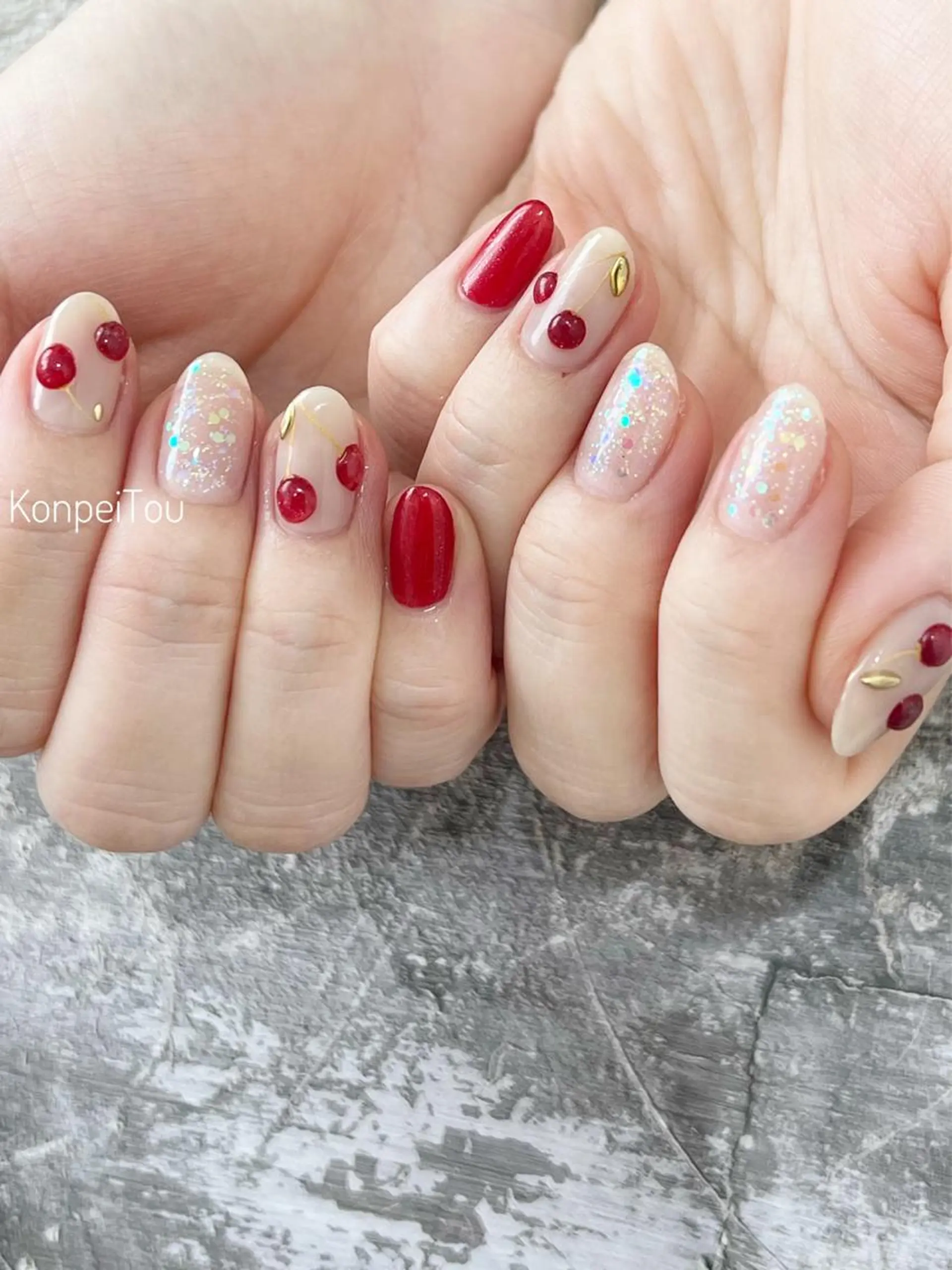 ネイル アートネイル ホログラムネイル ラメ(グリッター) 赤色 ハンドネイル おうちのネイルサロン KonpeiTouのネイルデザイン