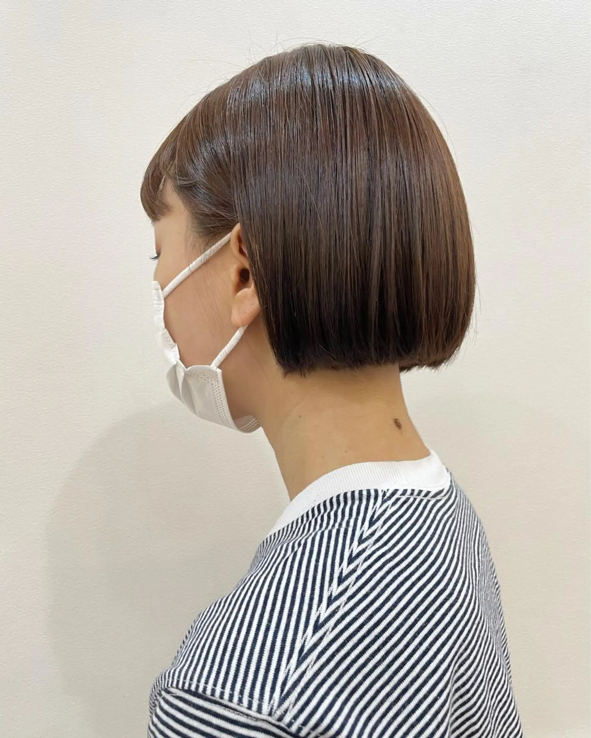 ショート 内田温子大人女性 ハイライト、ボブのヘアスタイル