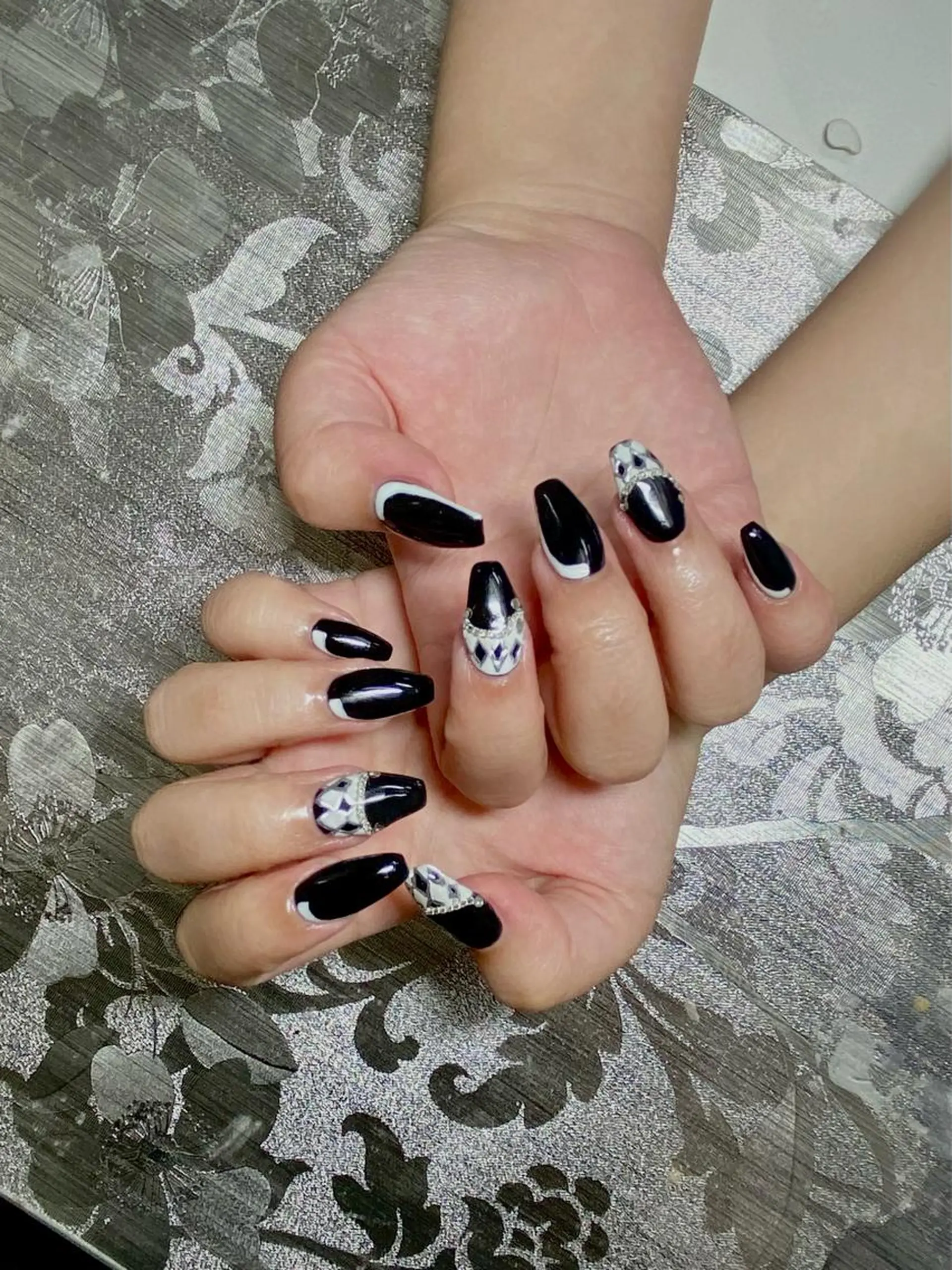 ネイル ハンドネイル I-nailロング /ワンホン/キラキラのネイルデザイン