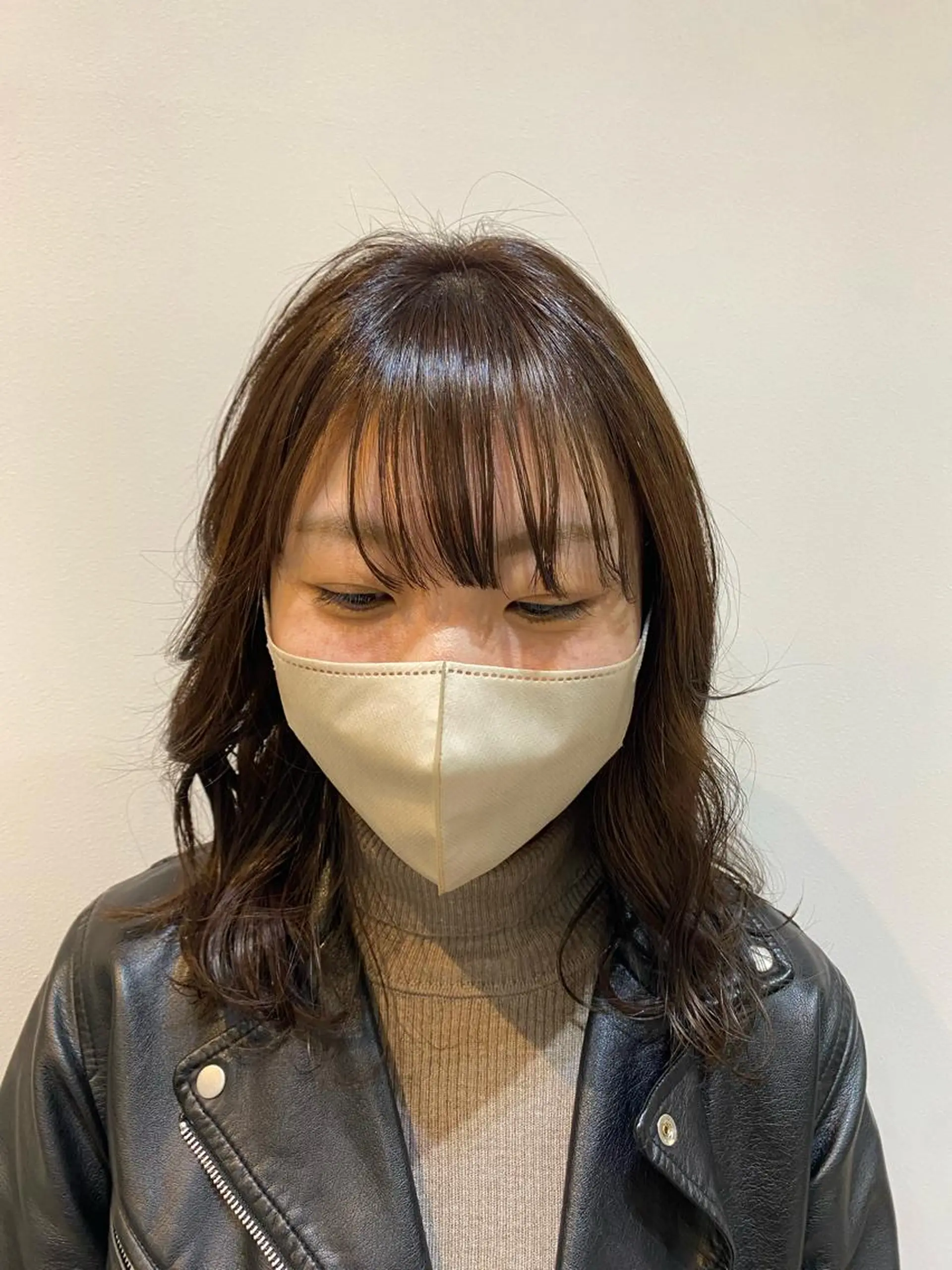 セミロング カラー バレイヤージュ ブリーチ ケアブリーチ ダブルカラー イヤリングカラー カット ヘアカラー トリートメント 大人かわいい×艶髪 🤍塩川のヘアスタイル