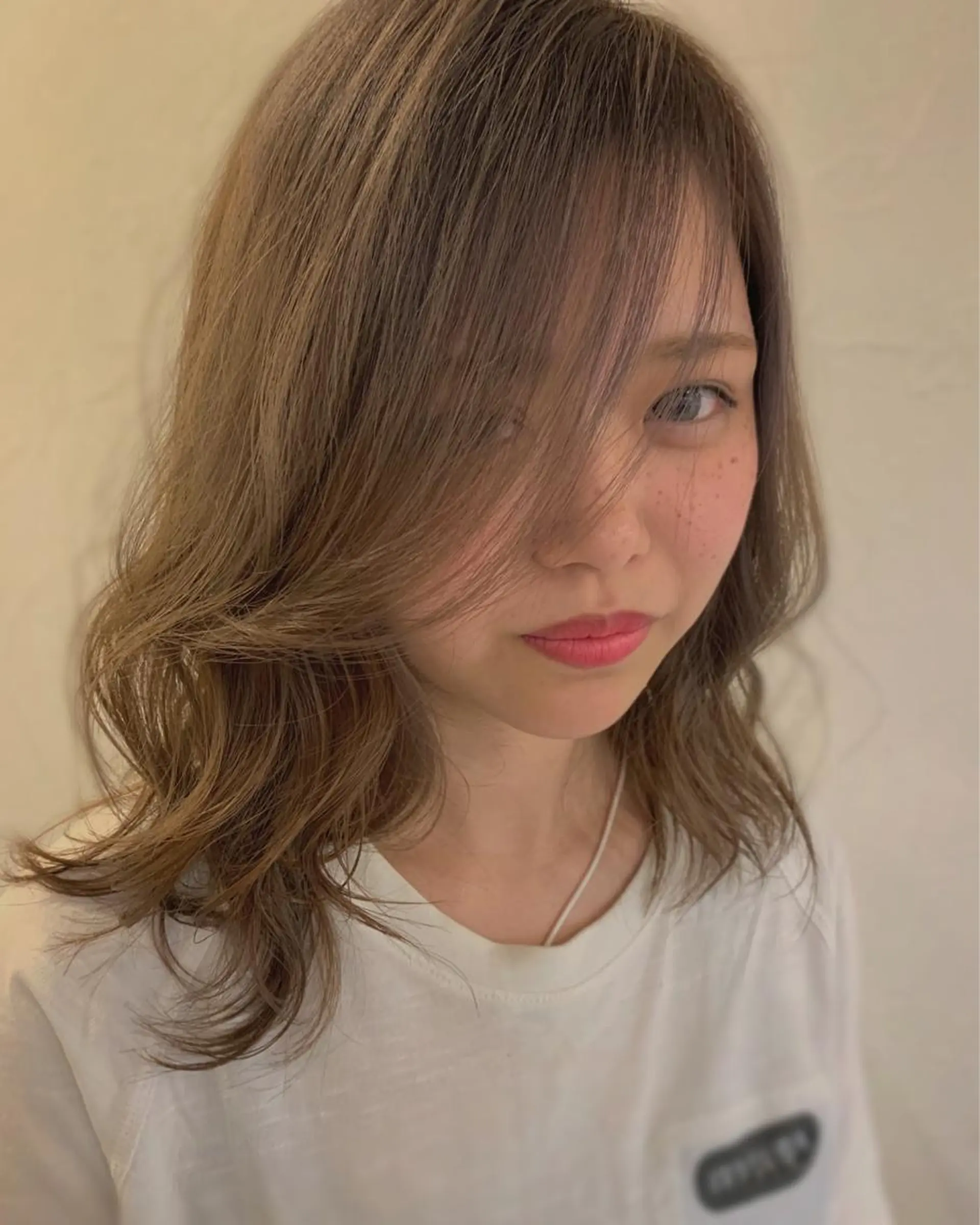 セミロング カラー ベージュカラー ブリーチ ミルクティーベージュ ヘアカラー m ā l o.🌷 サカモトマイコのヘアスタイル