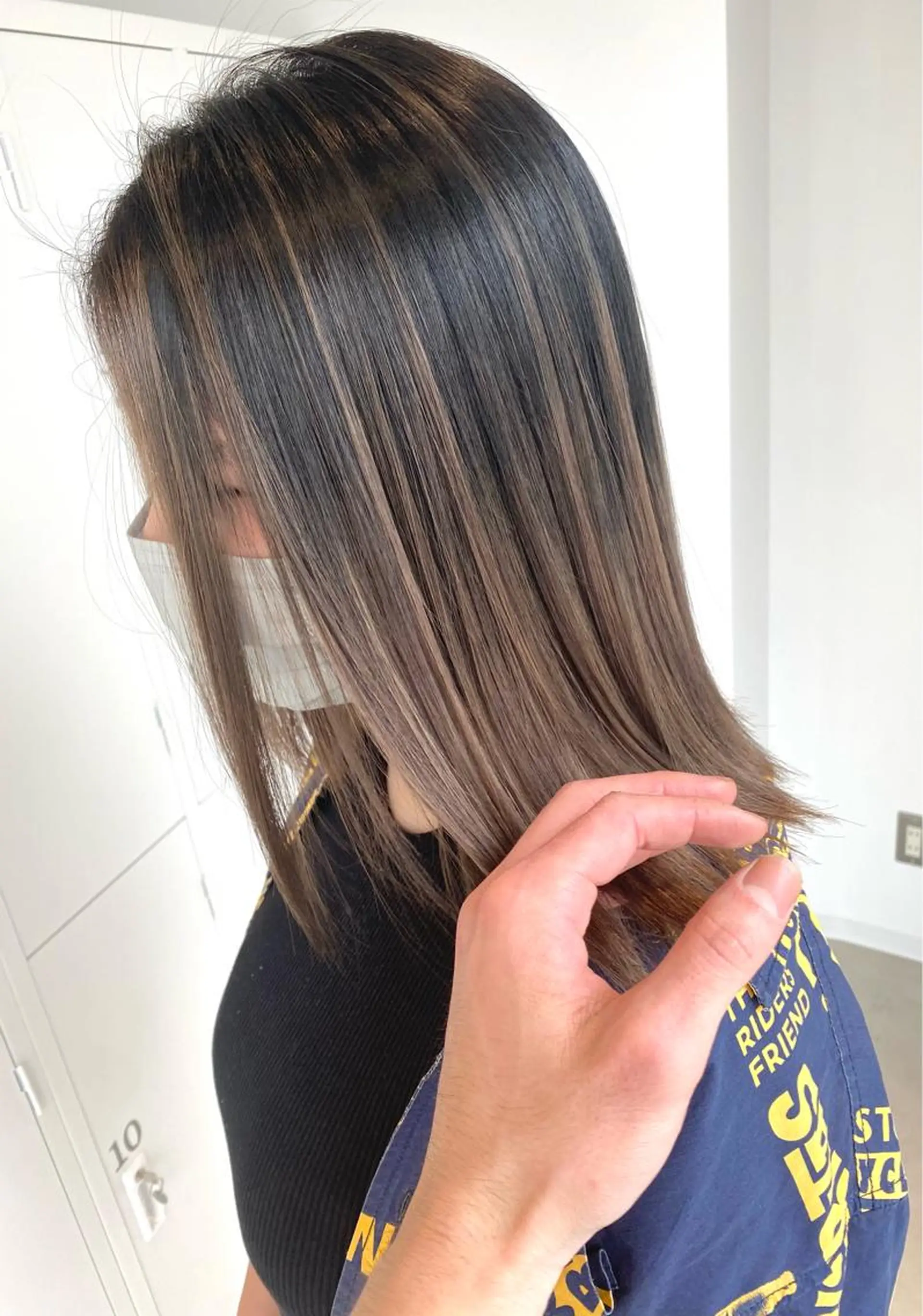 ミディアム レイヤーカット ヘアカラー トリートメント 【代表】 辻龍樹のヘアスタイル