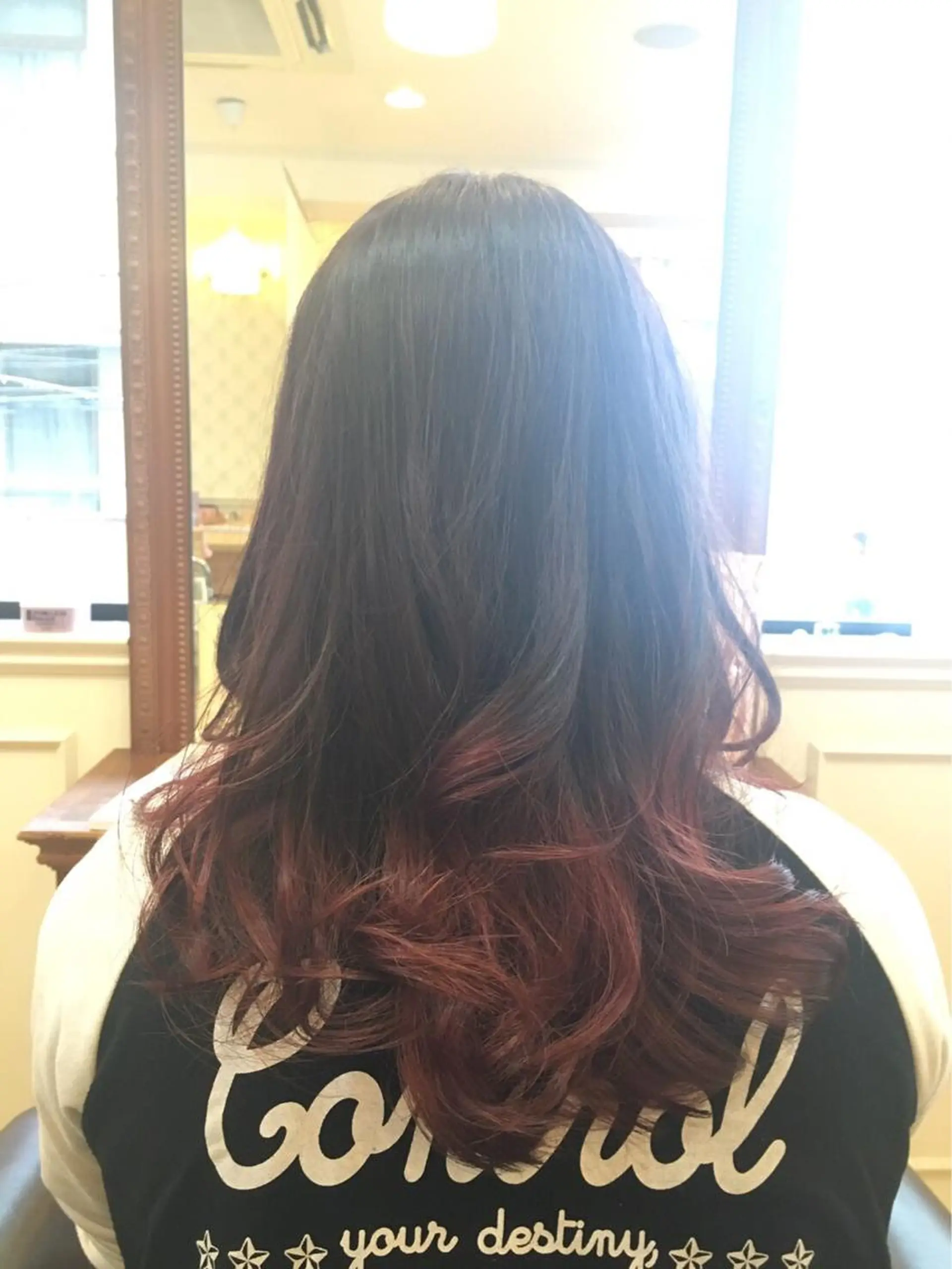 ロング カラー グラデーションカラー ピンクカラー newi saLyu 片岡ふきのヘアスタイル