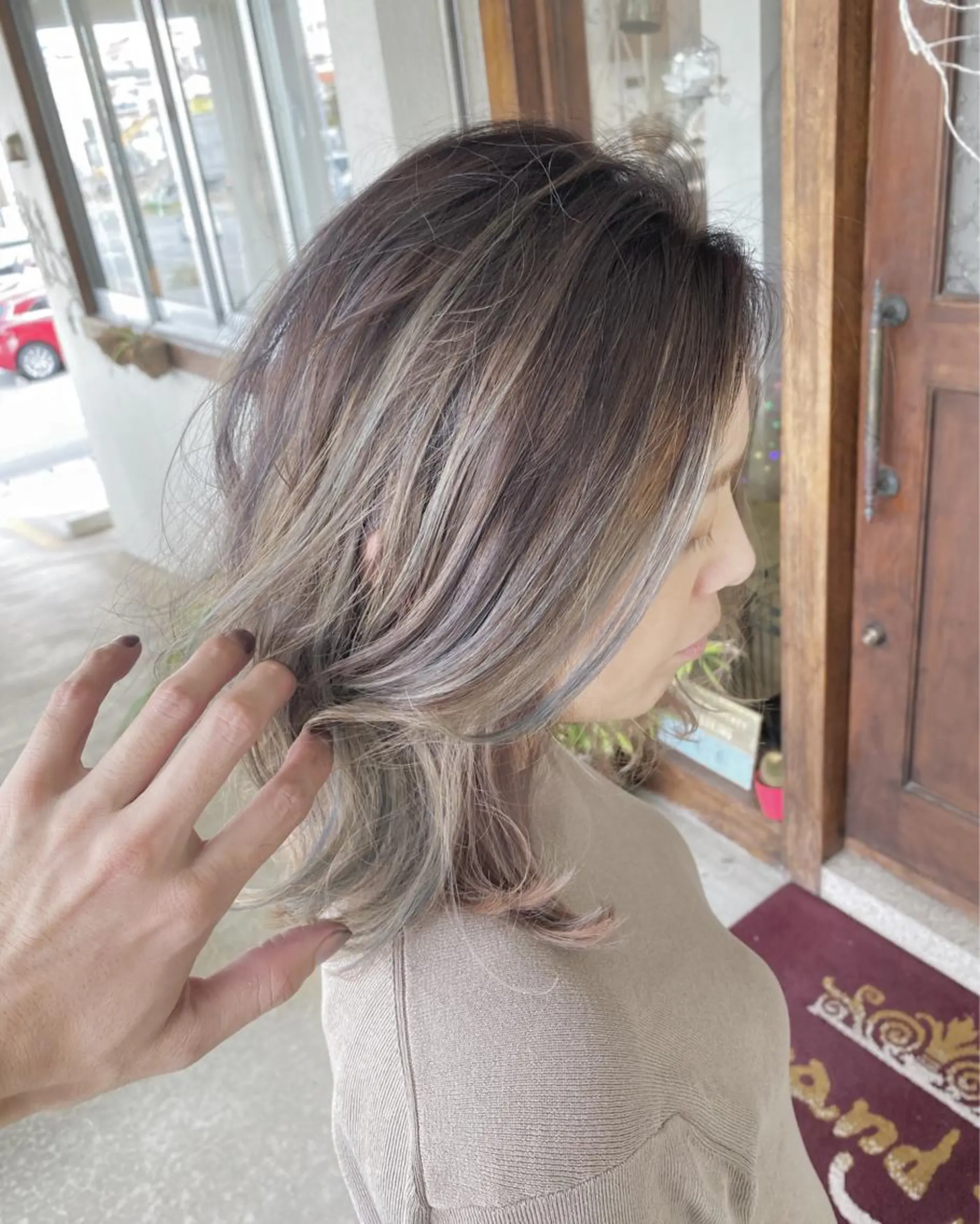 ミディアム カラー ハイライトカラー ハイライト カット ヘアカラー grand juteのヘアスタイル