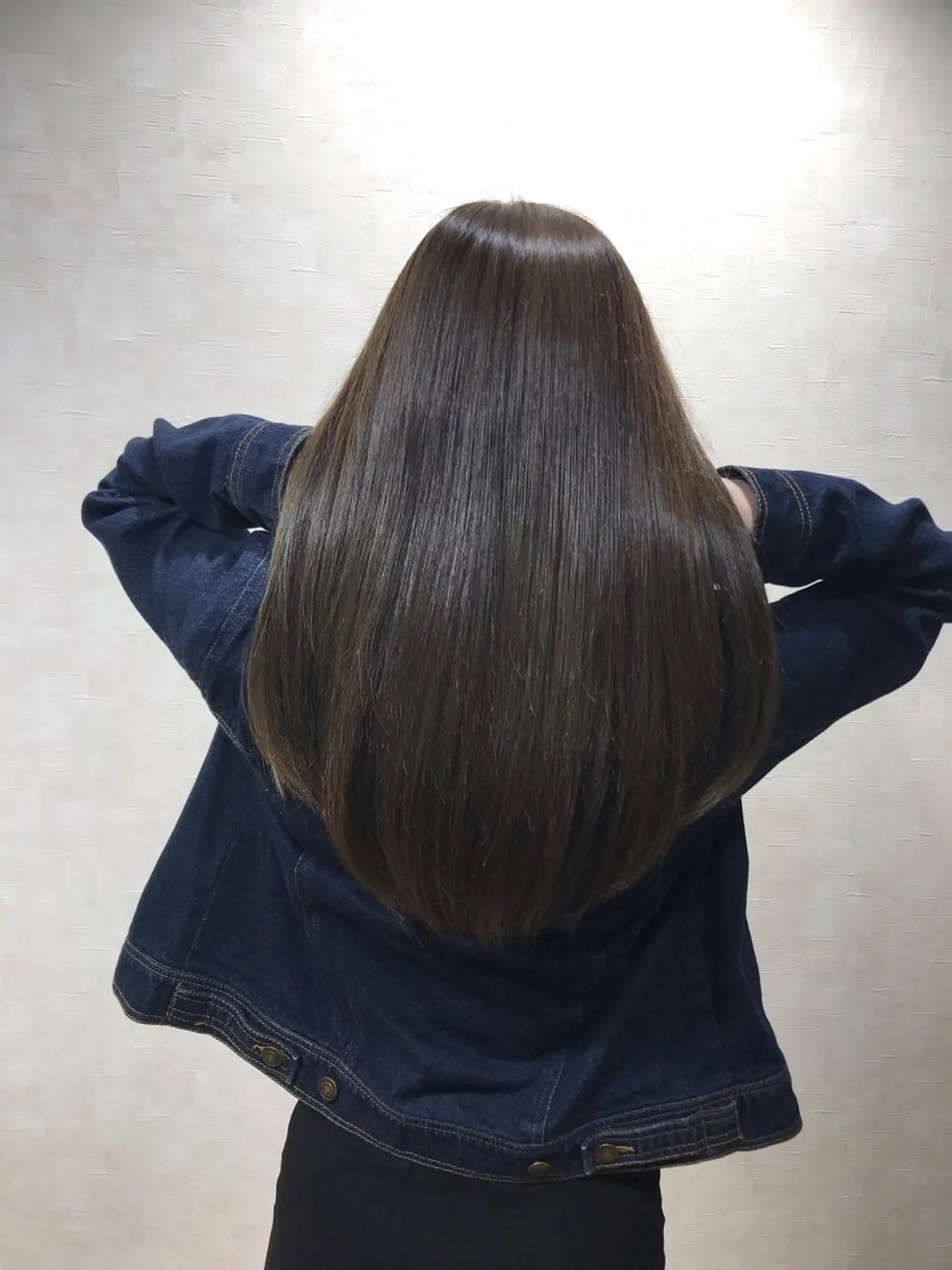 ロング カラー ブラウンカラー オリーブブラウン 髪質改善 カット ヘアカラー トリートメント 髪質改善&白髪ぼかし スタイリスト近藤宏樹のヘアスタイル