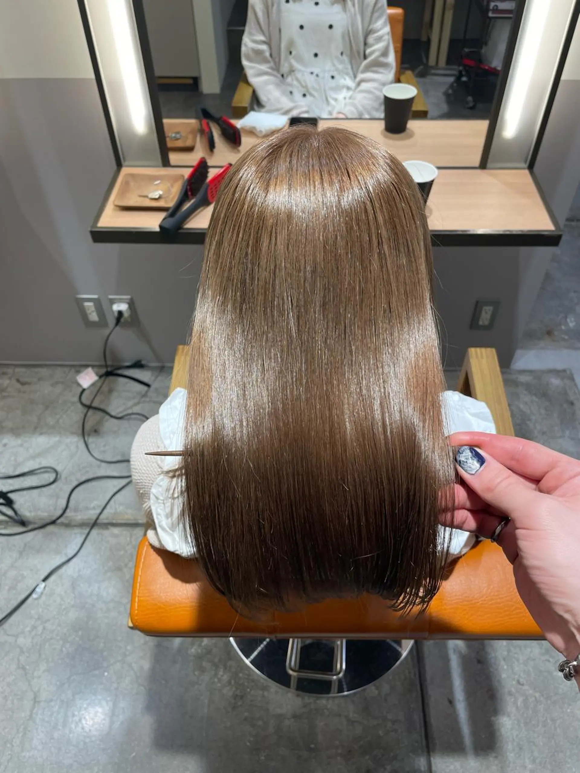 ミディアム 髪質改善 トリートメント 複雑履歴に対応ブリー チ無しダブルカラーのヘアスタイル