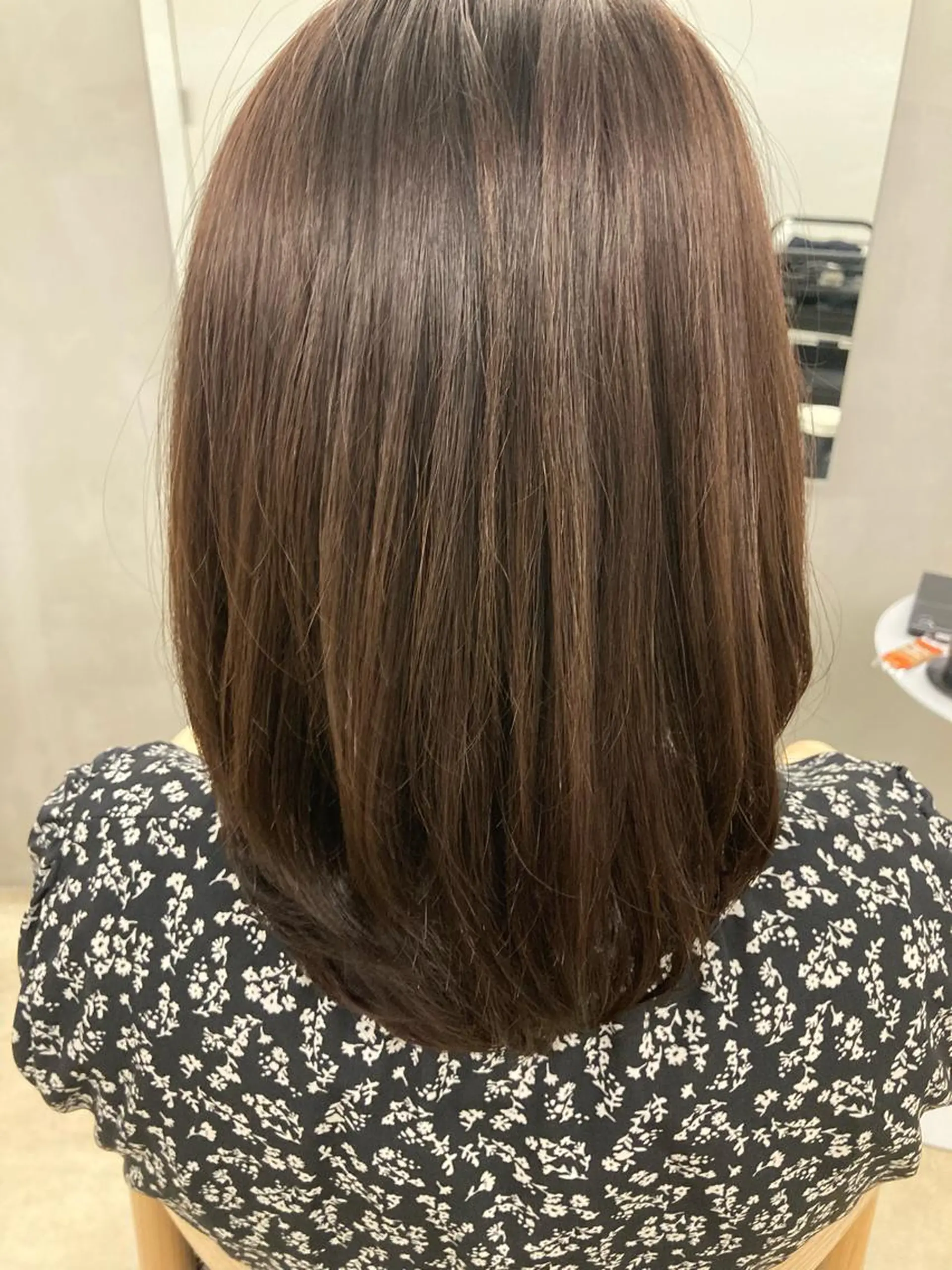ミディアム カラー 新堀 紫音のヘアスタイル