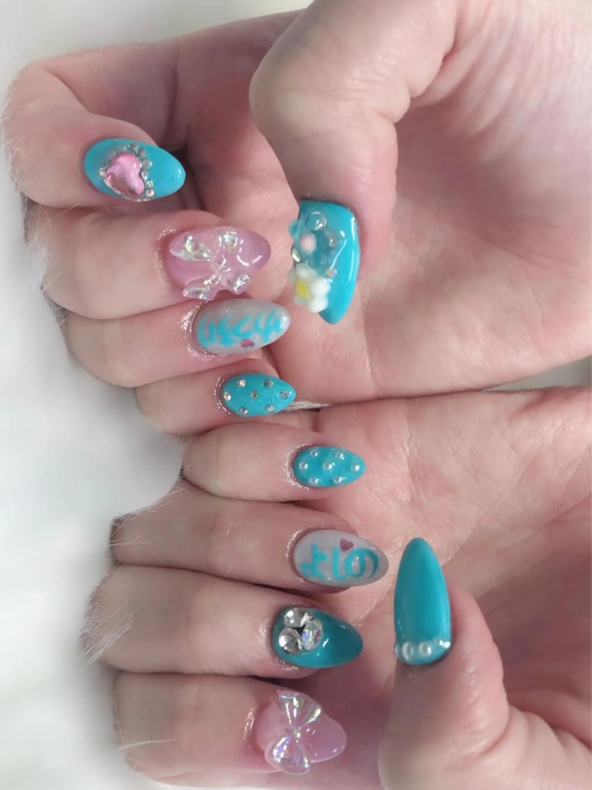 ネイル ハート リボン ハンドネイル MoonNail ユリ🌸のネイルデザイン