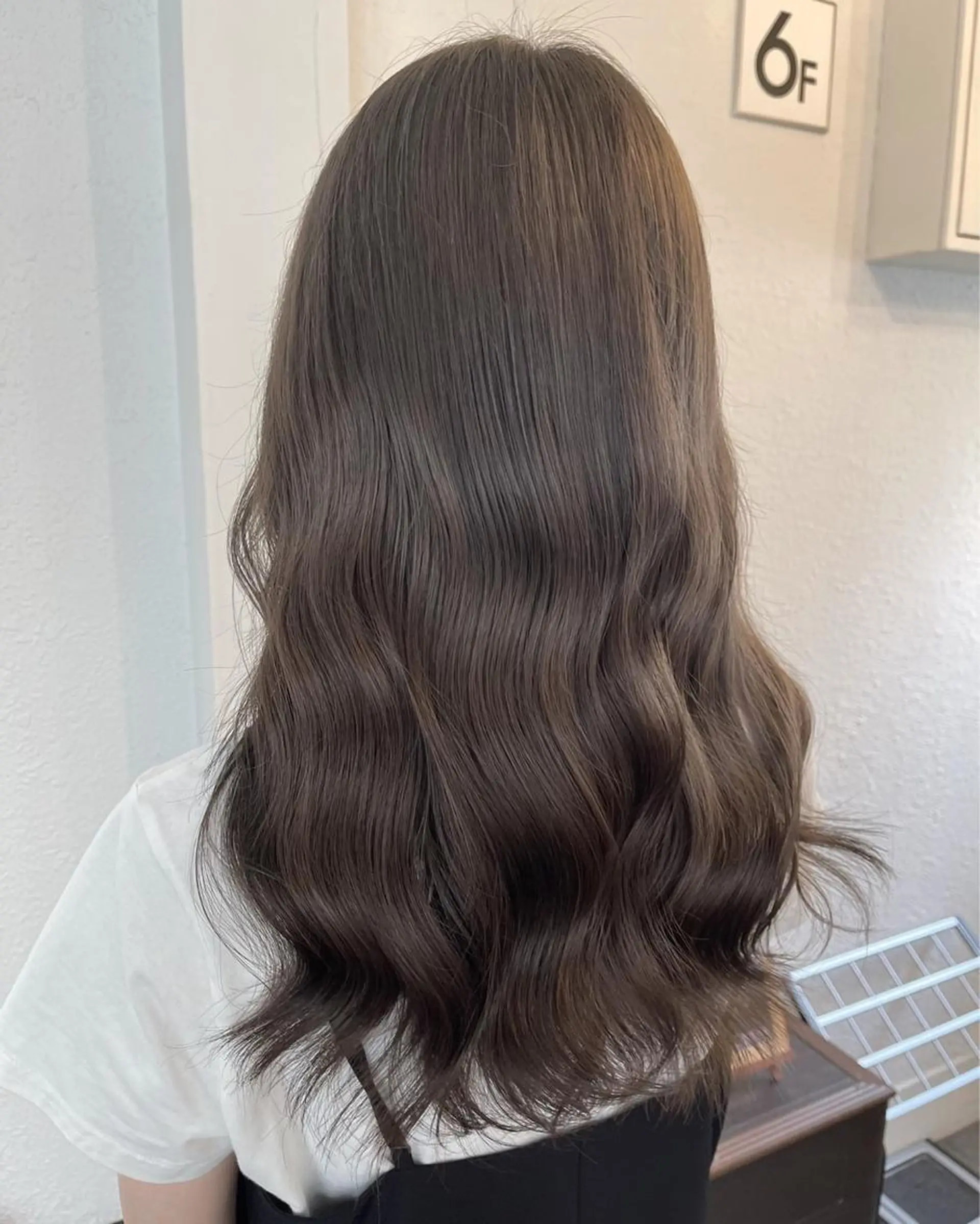 ロング カラー ブリーチ 透明感カラー 難波 茜のヘアスタイル