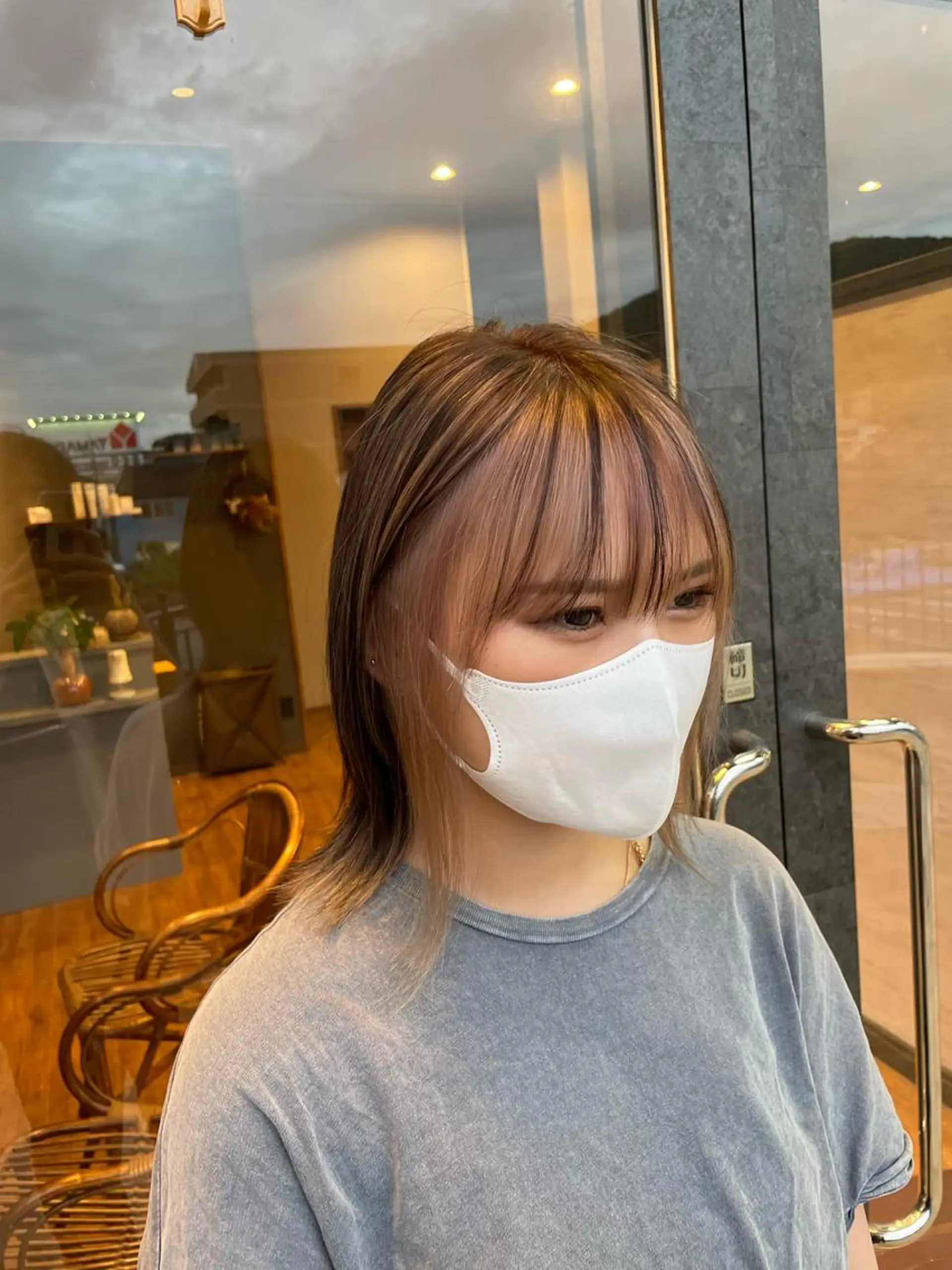 ミディアム カラー ミストバング  フェイスフレーミング ハイライトカラー ハイライト ヘアカラー トリートメント 鵜飼 真伍のヘアスタイル