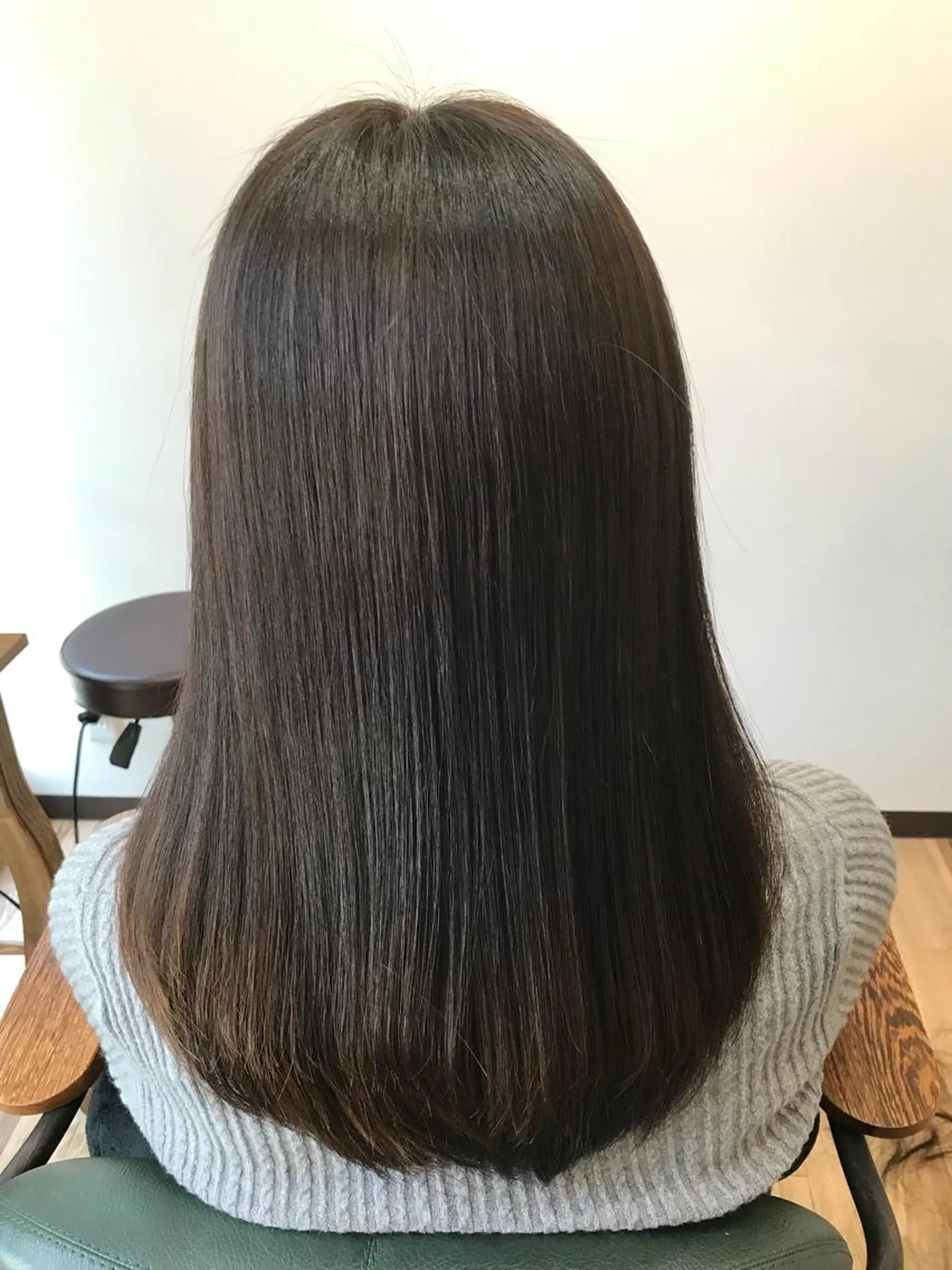 セミロング 縮毛矯正 福岡口コミNo1🎀 コテ巻き風パーマ専門のヘアスタイル