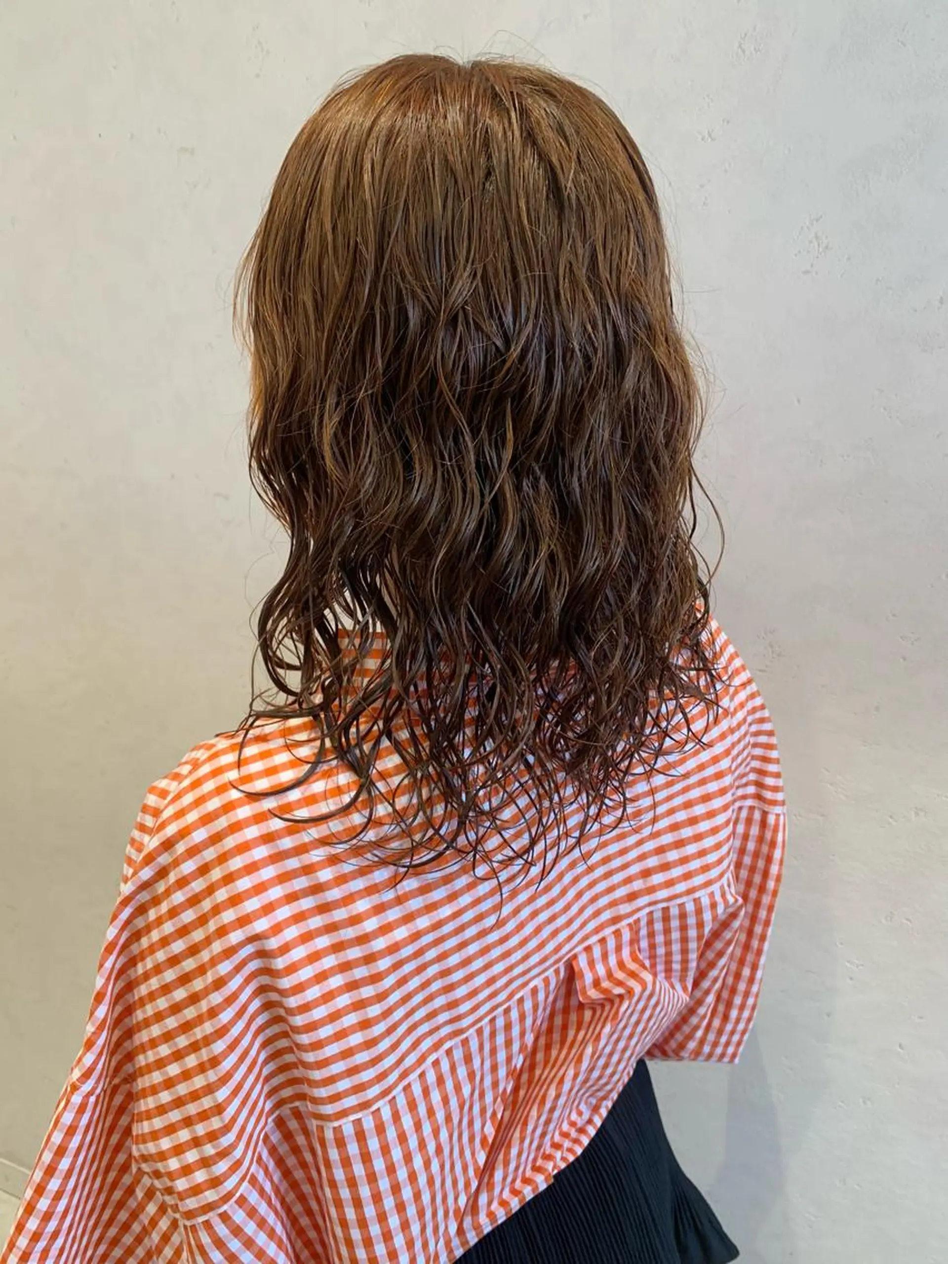 ミディアム カラー パーマ ミディアムパーマ カット パーマ ayumi🌈 インナーカラー🌈のヘアスタイル