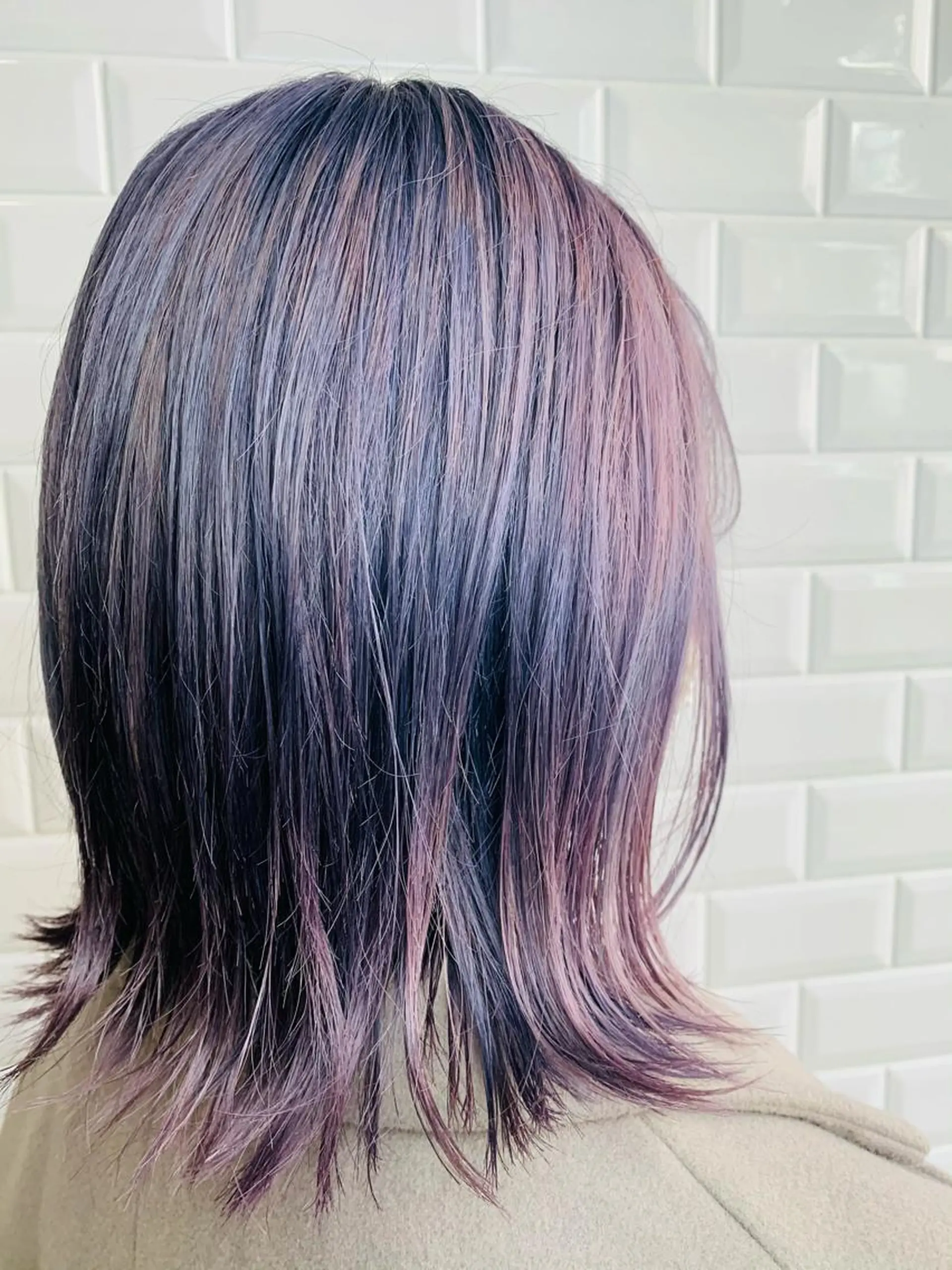 ミディアム カラー ダブルカラー パープルカラー APPiiS 柳田 葵のヘアスタイル