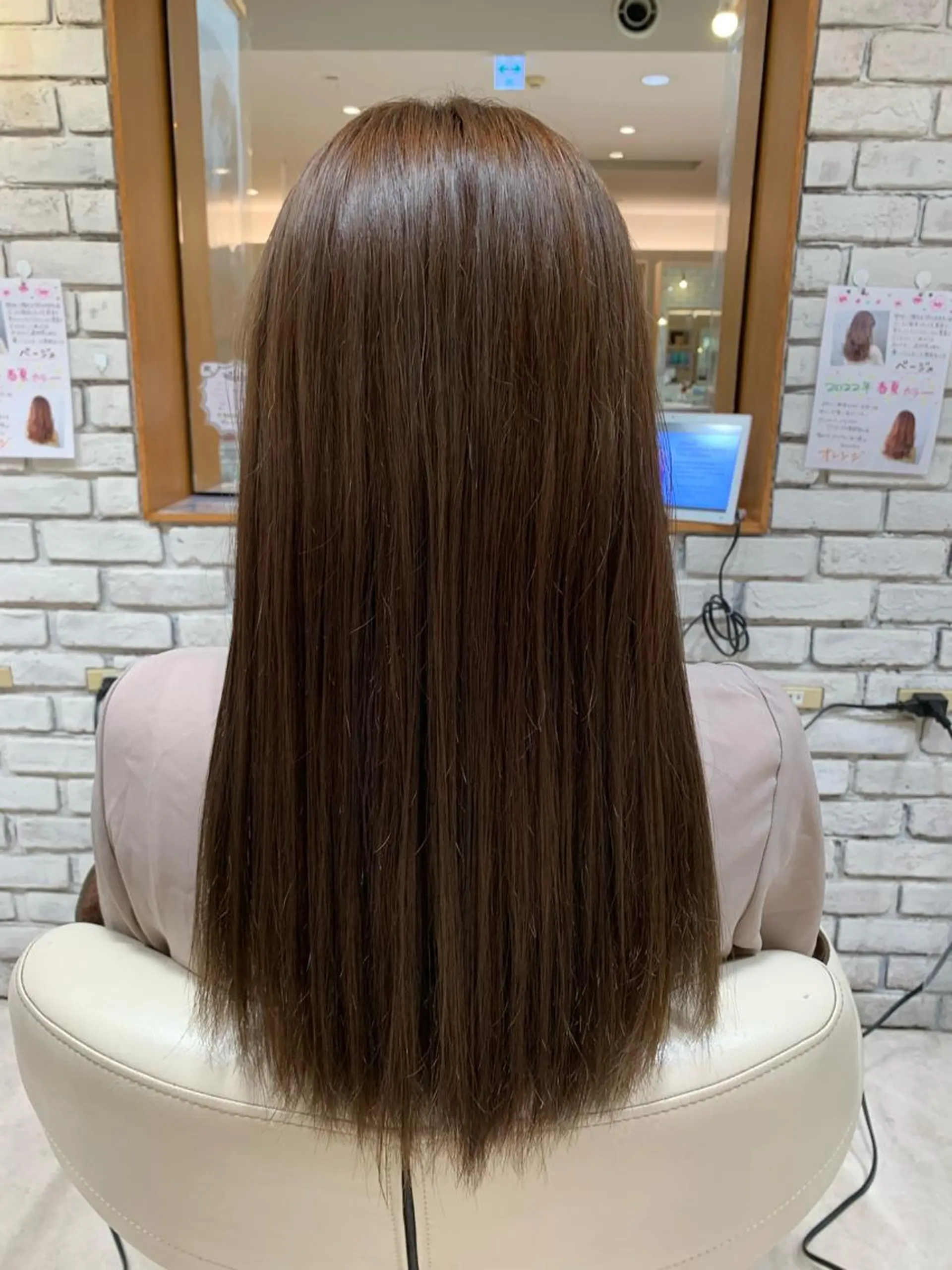 カラー アッシュ 宮本 季奈のヘアスタイル