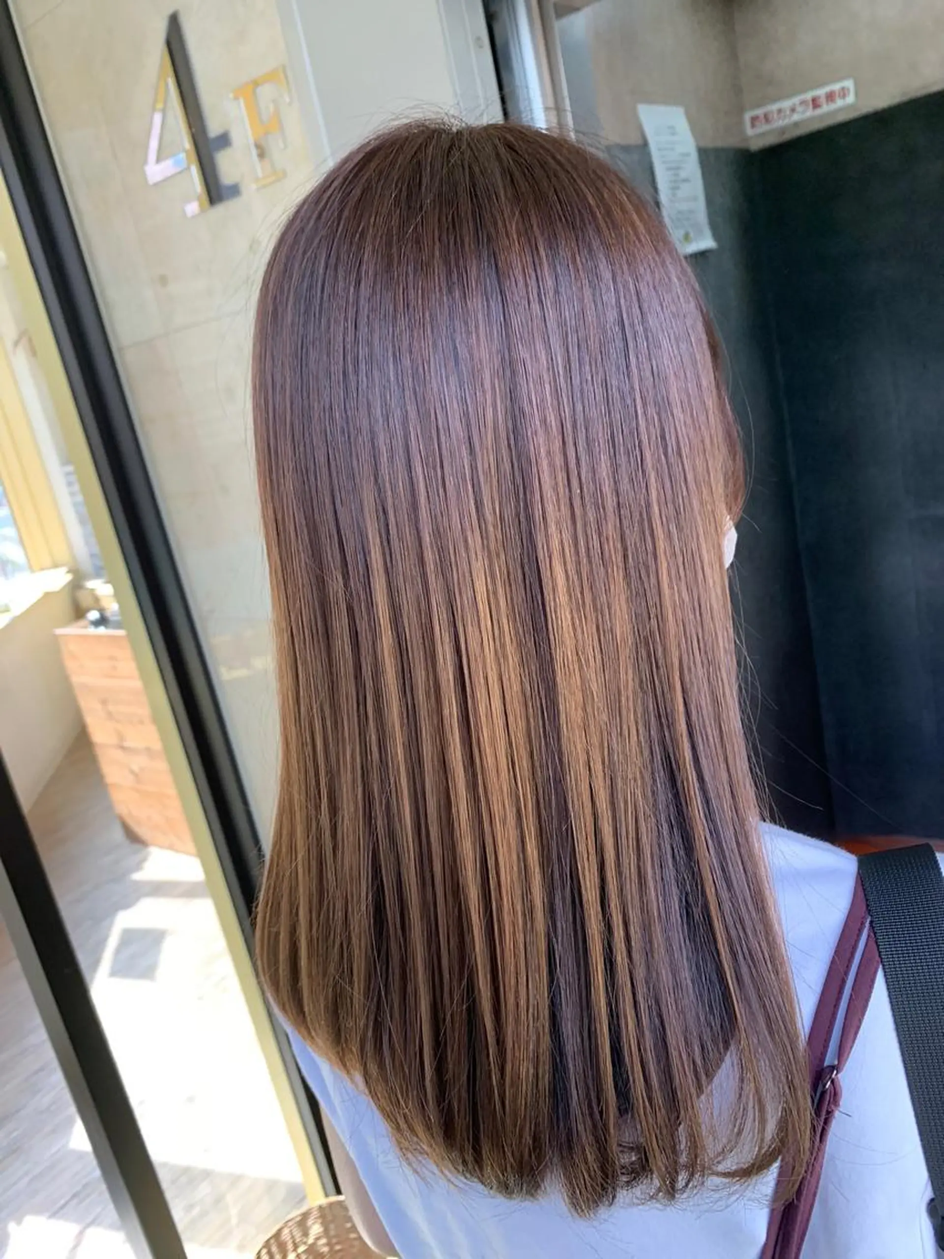 セミロング カラー 韓国風ヘア トリートメント ワタイショウタ 髪質改善✨眉毛サロンのヘアスタイル