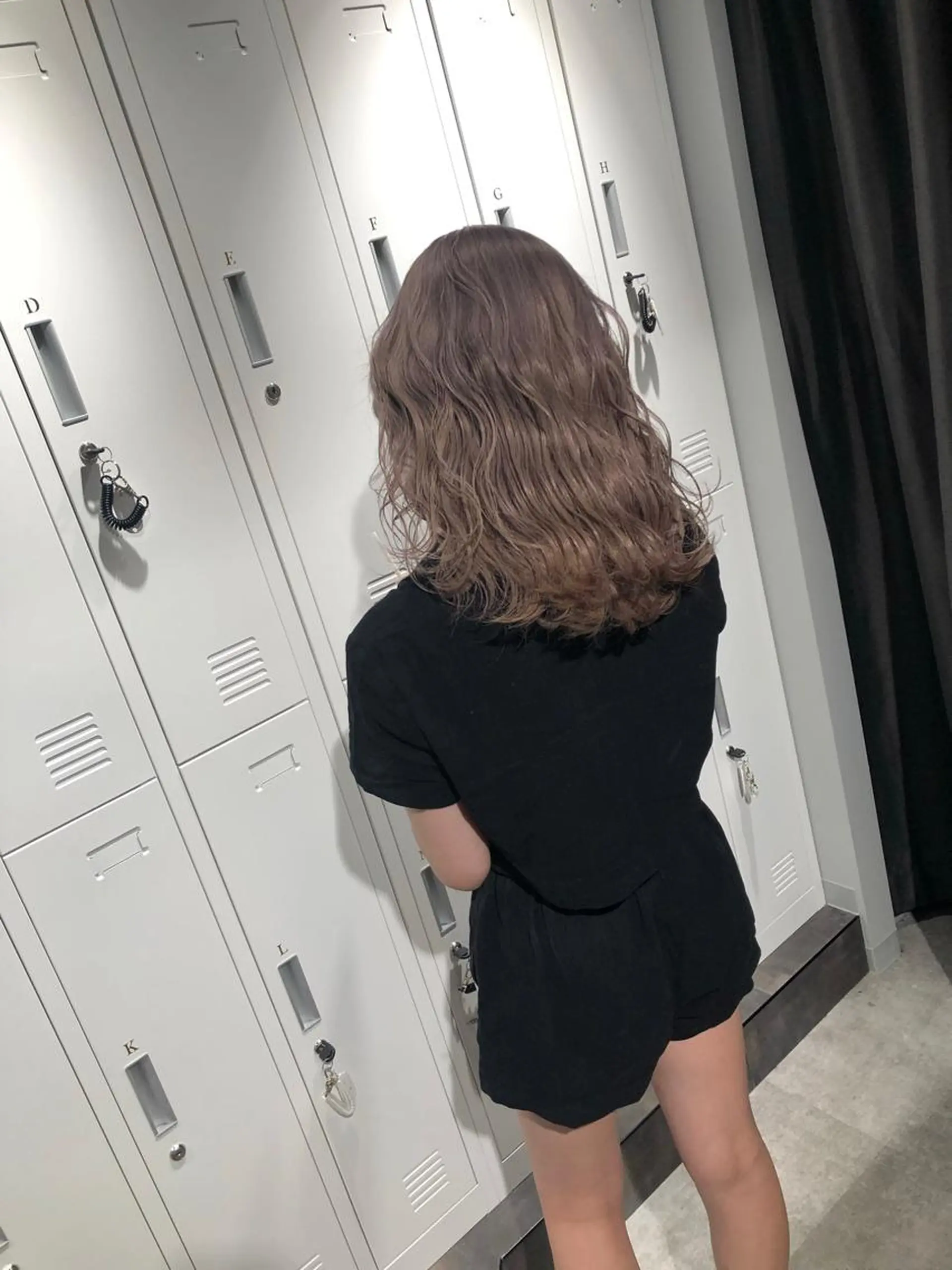 ミディアム カラー ラベンダーカラー カット ヘアカラー トリートメント ブリーチ特化 梅田本多翔のヘアスタイル