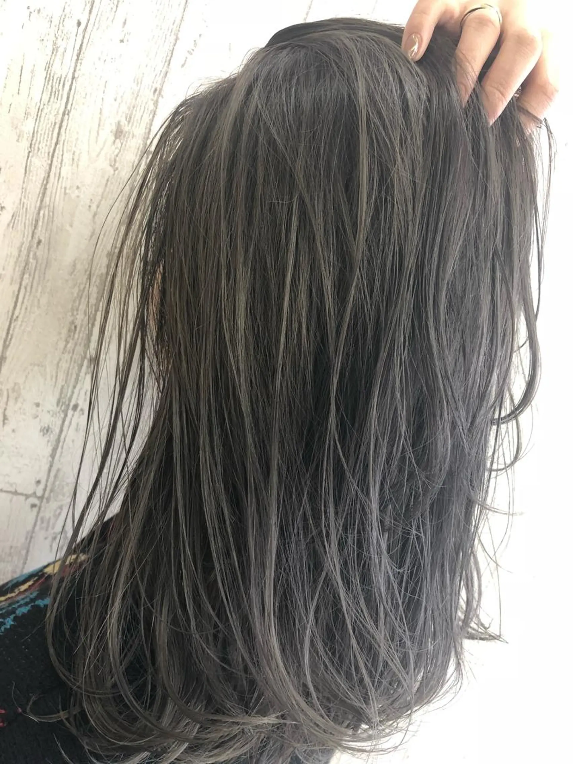 セミロング カラー グレージュ Kaede .のヘアスタイル