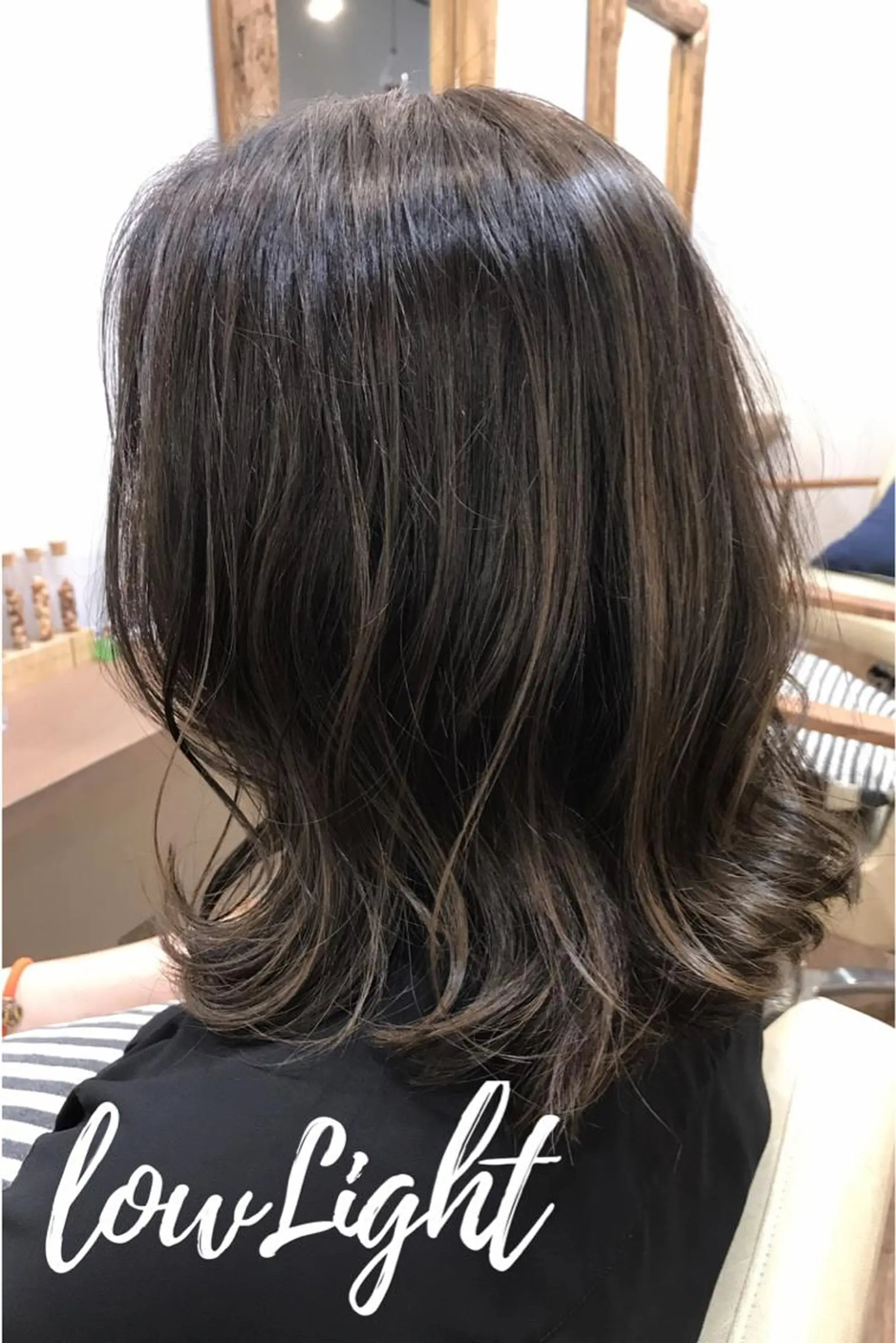 ミディアム カラー 新井 友菜のヘアスタイル