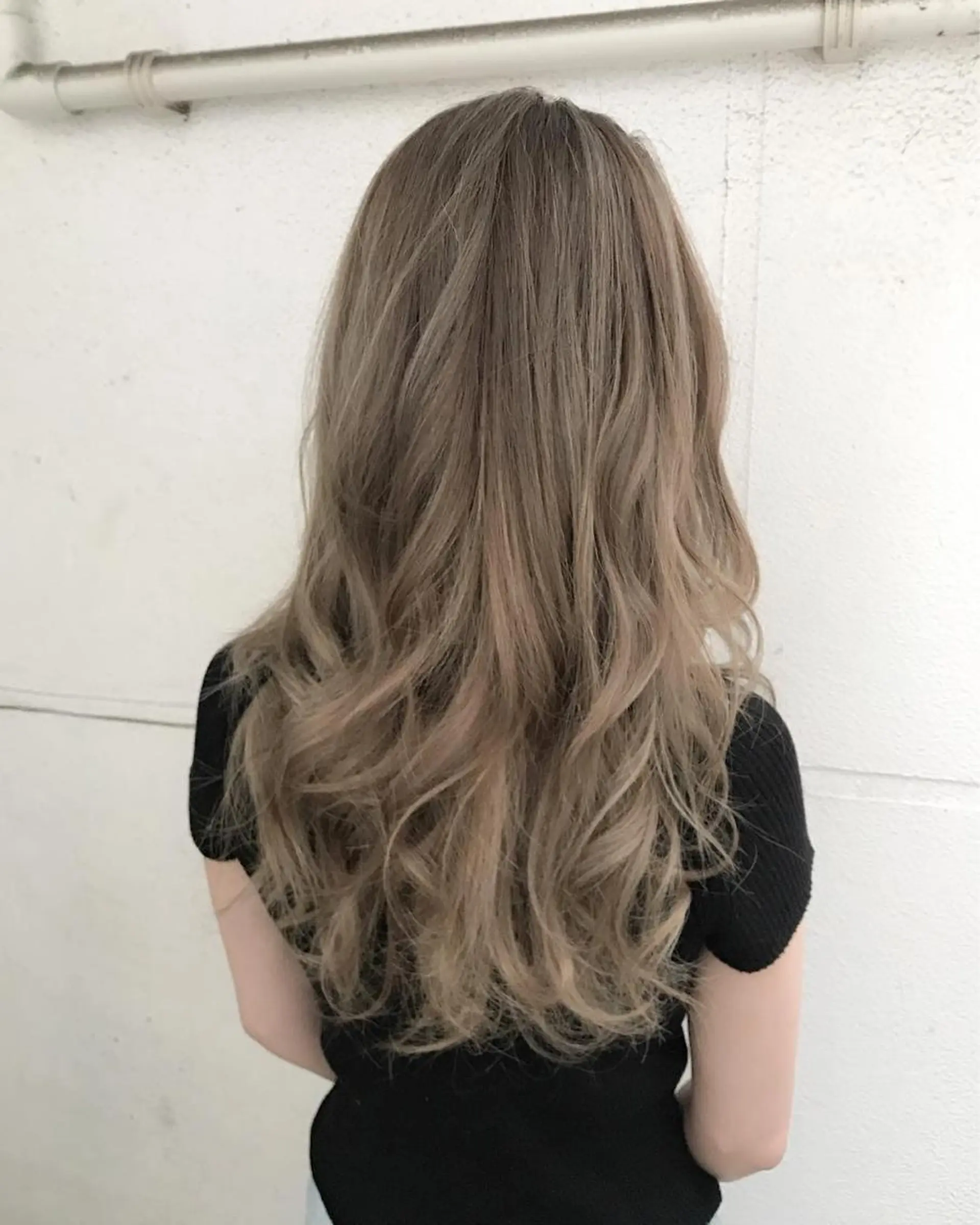 ロング カラー ブリーチ ケアブリーチ カット ヘアカラー トリートメント 福西 洋斗のヘアスタイル