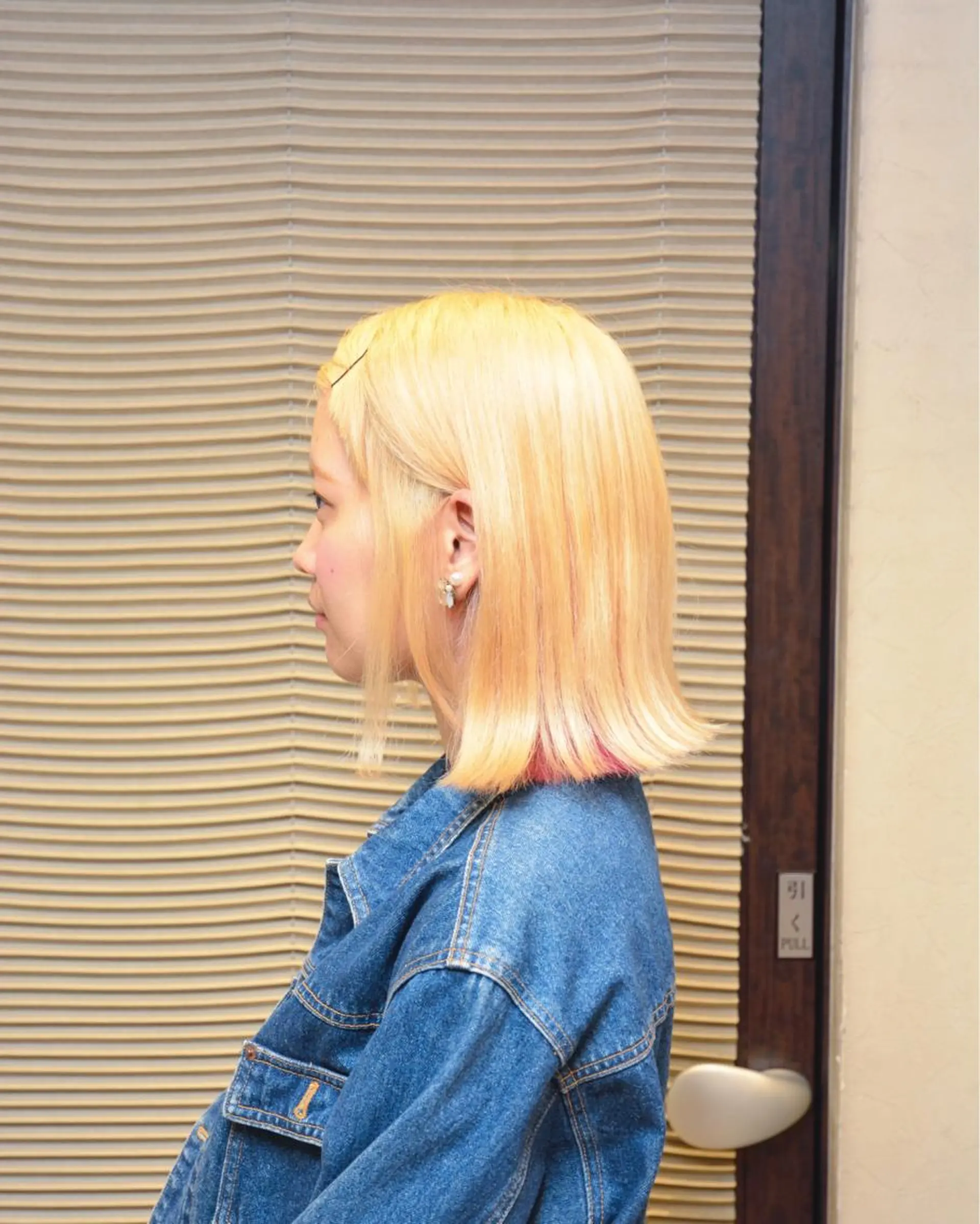 ミディアム カラー ブリーチ 抜きっぱなしブロンド インナーカラー ピンクカラー 瀬川 将寛のヘアスタイル