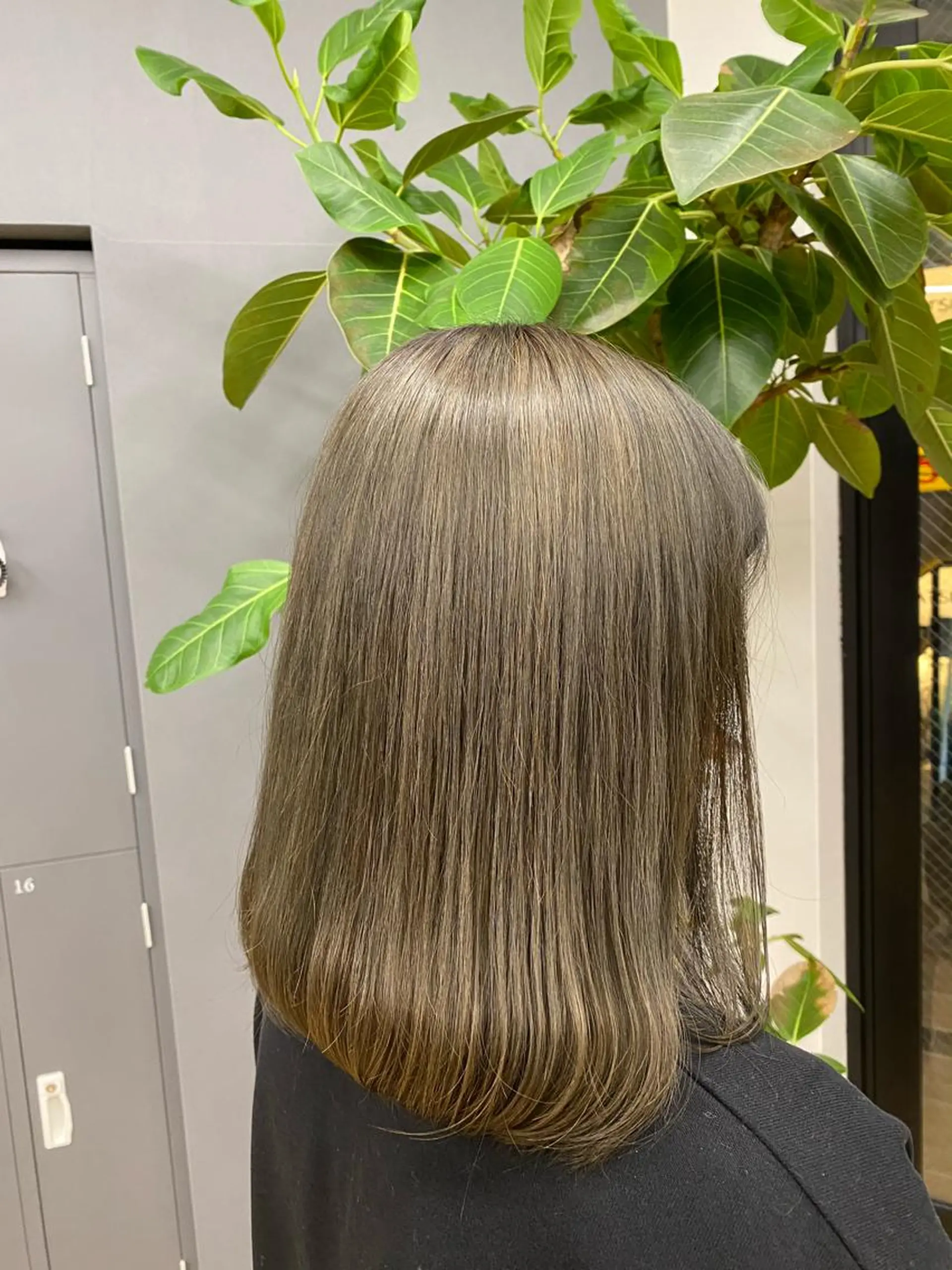 ミディアム カラー ベージュカラー オリーブベージュ 🫧ふじたまゆ🫧 レイヤーカット✂︎のヘアスタイル