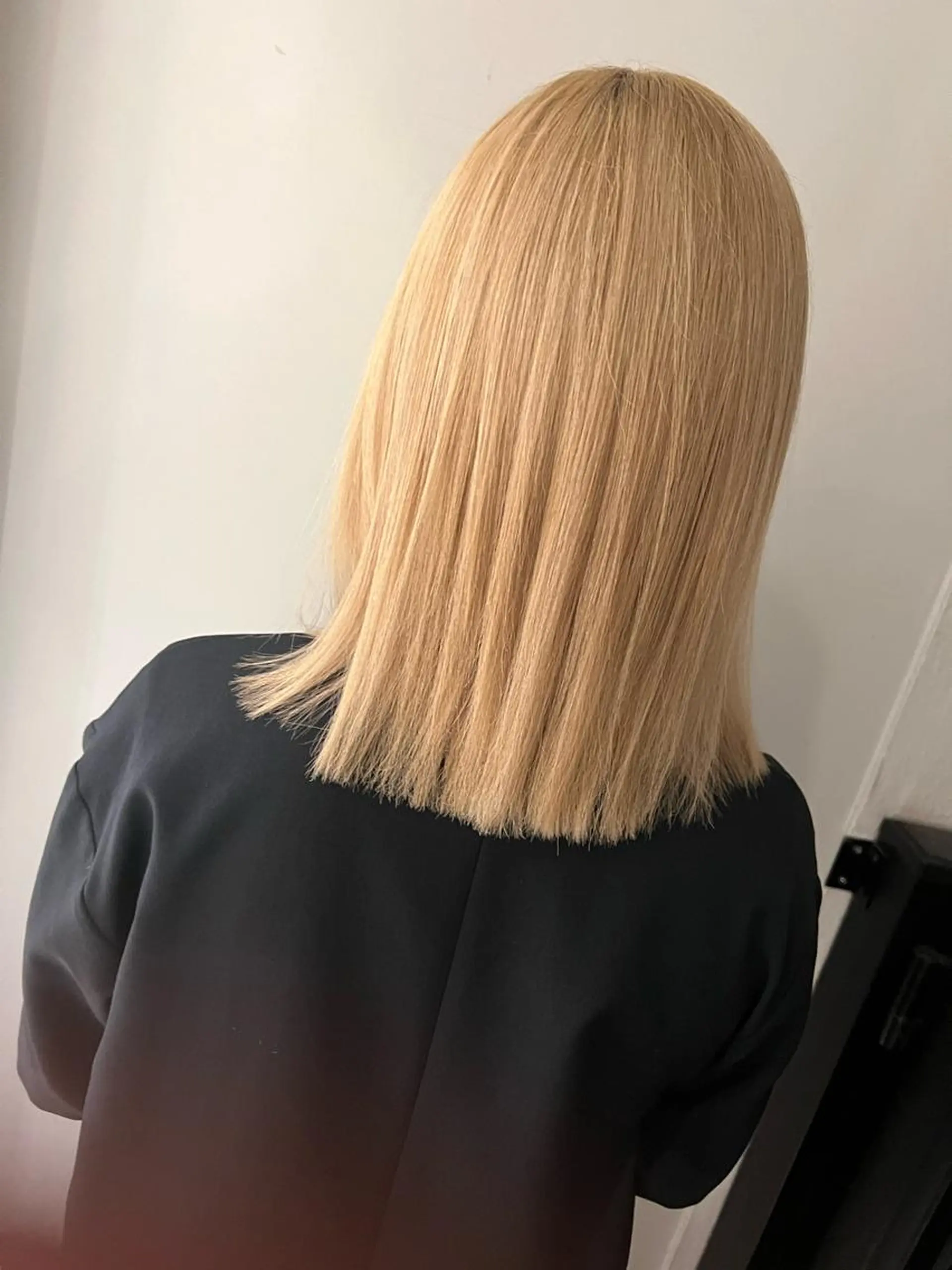 セミロング カラー ヘアアレンジ 🔥ハイトーンカラー ギャルNAOKI🔥のヘアスタイル