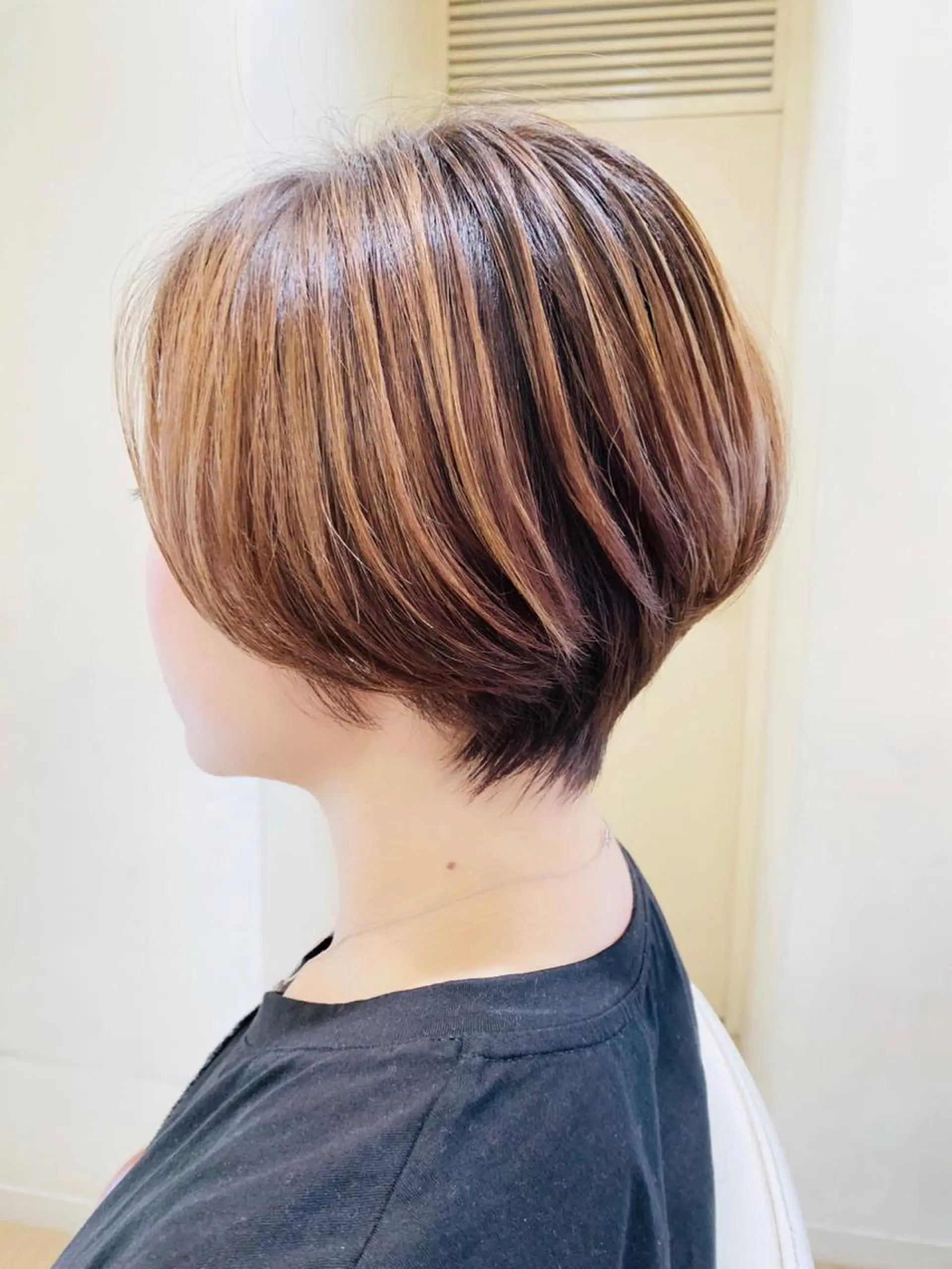 ショート カラー マツオカ ケンシロウのヘアスタイル