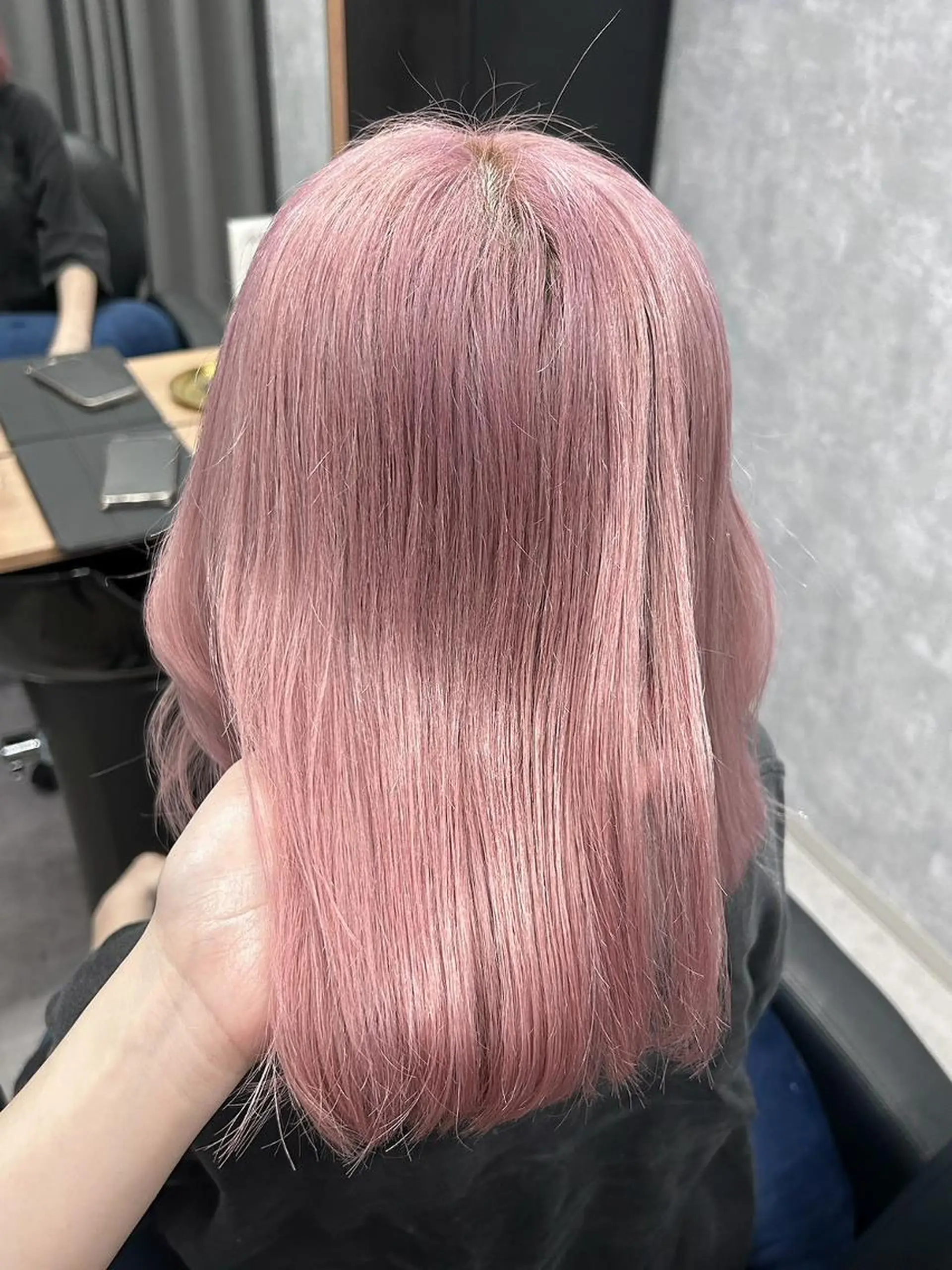 カラー ピンクカラー ホワイトピンク カット ヘアカラー ハイトーン×艶カラー 🤍MIZUKIのヘアスタイル