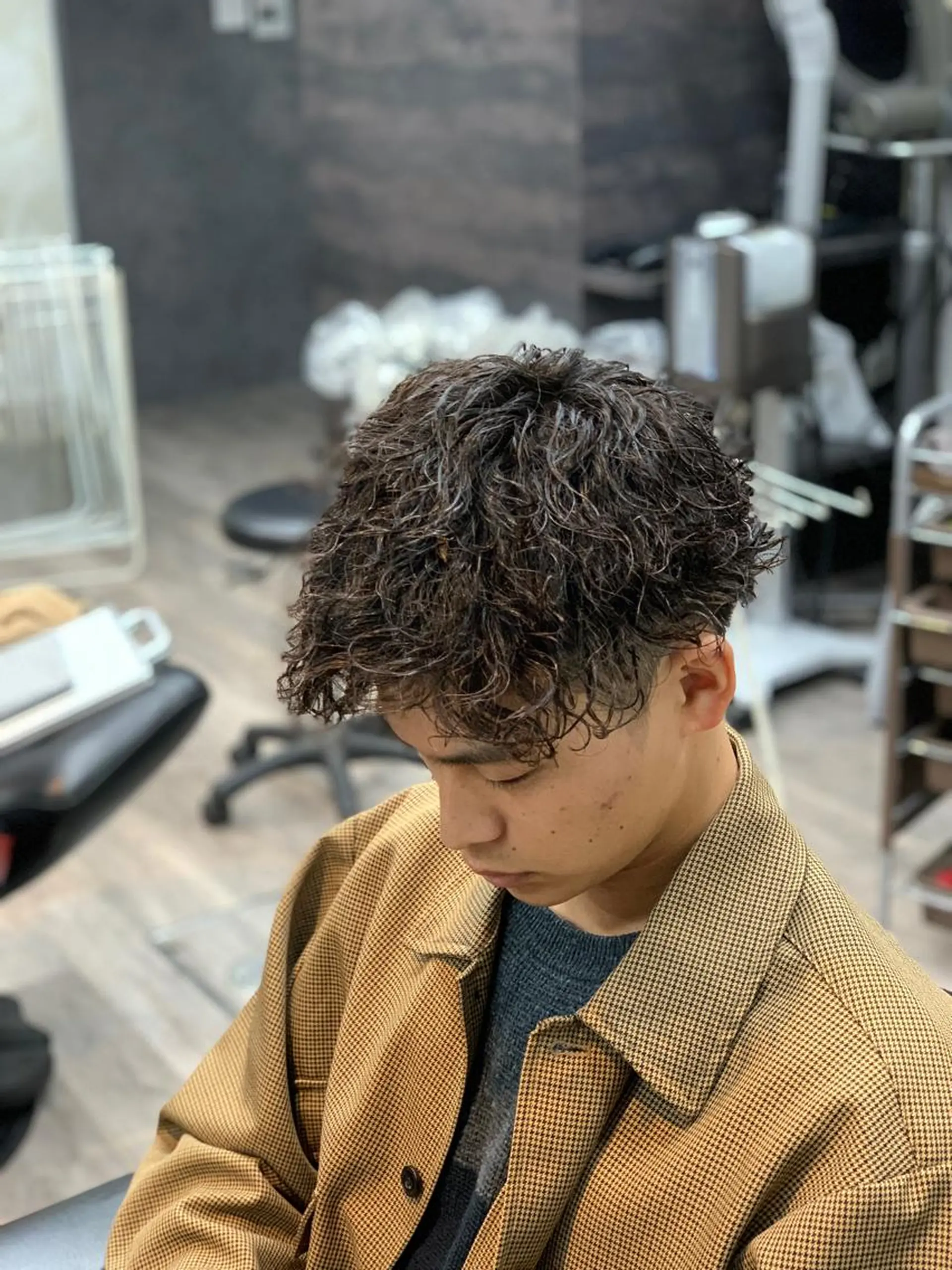 ショート パーマ メンズ カット パーマ 尾﨑 純也のヘアスタイル