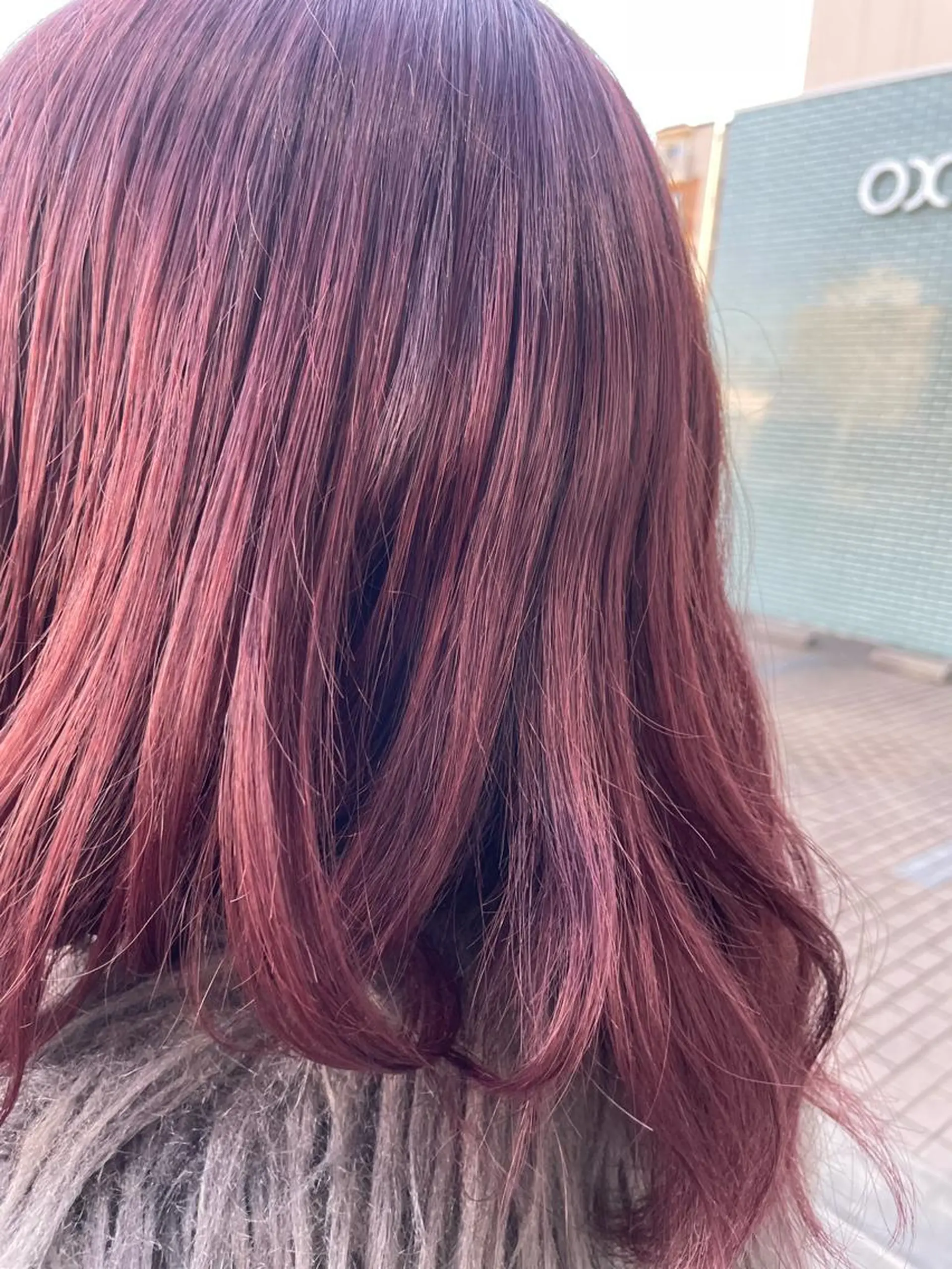 セミロング カラー ヘアアレンジ ピンクカラー パープルカラー レッドカラー Canon/ インナーカラー/小倉のヘアスタイル